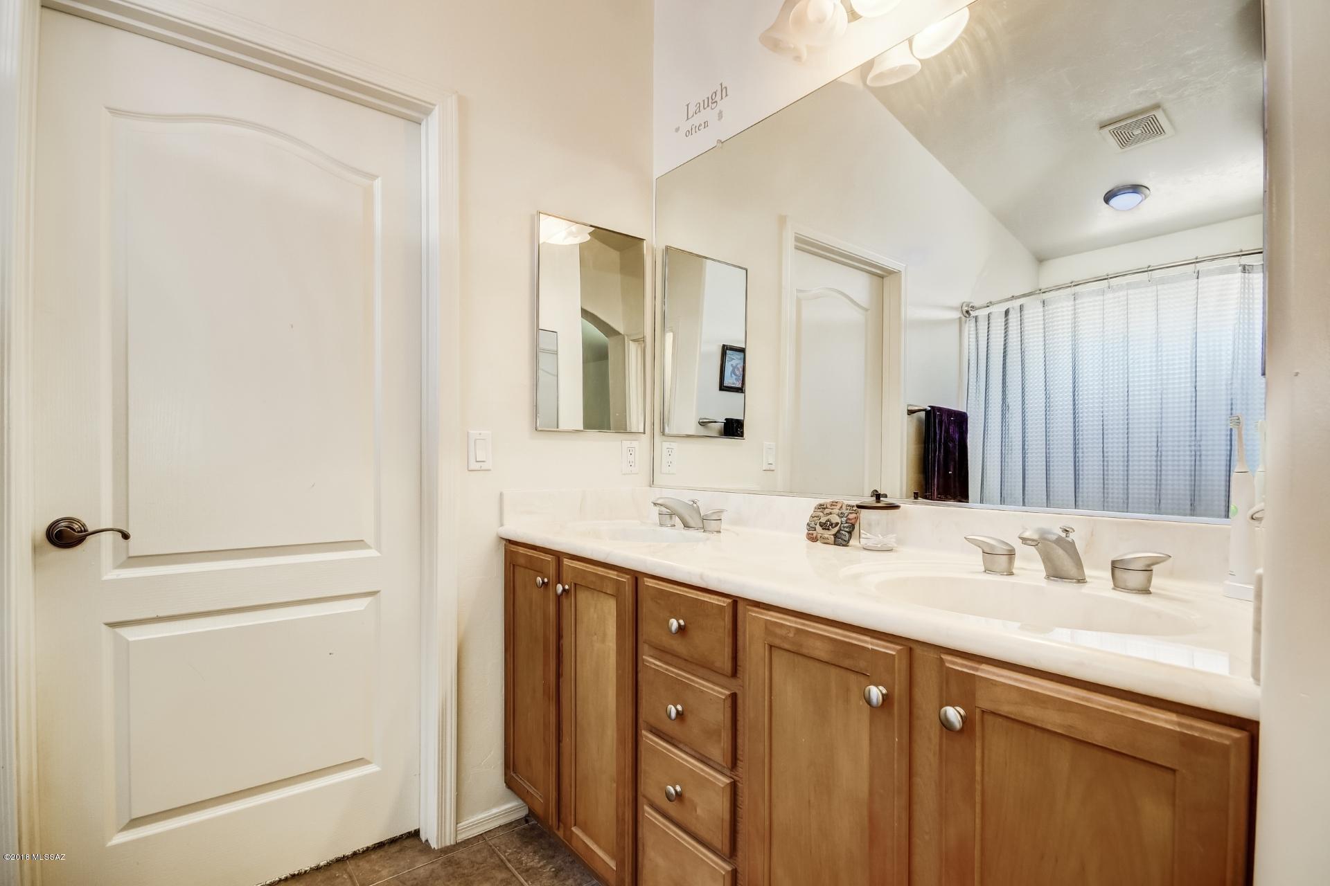 12718 N Fallen Fence Lane