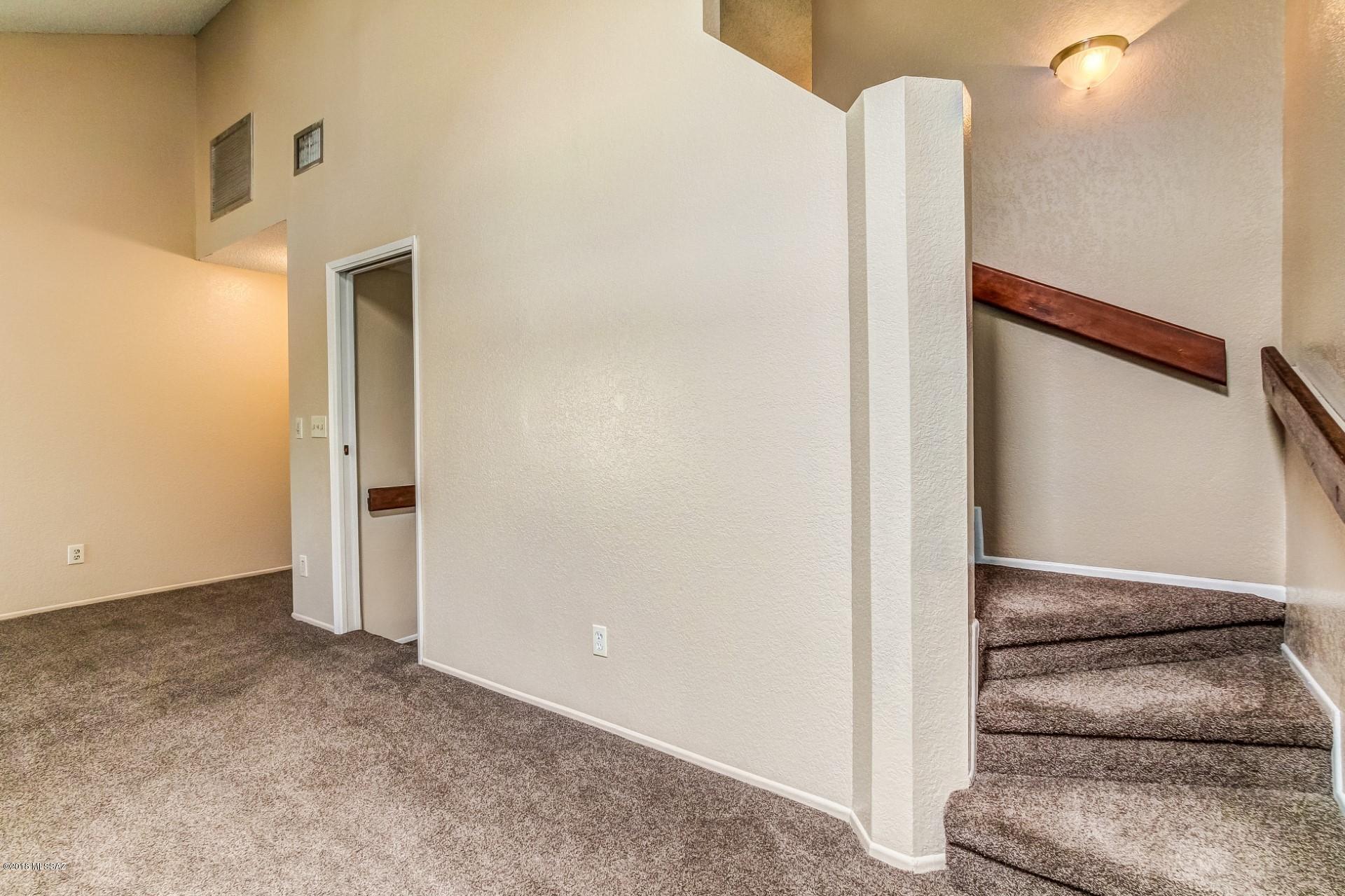 3916 N Paseo De Las Canchas