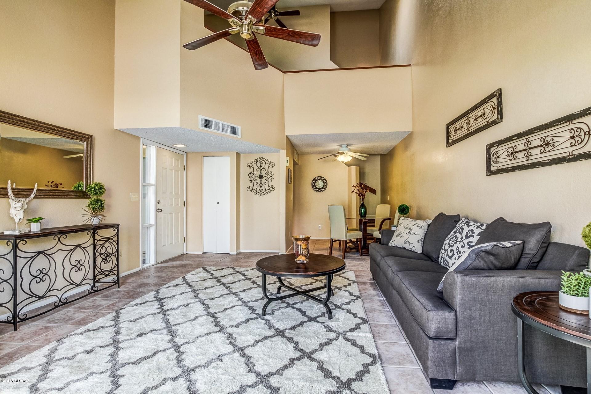 3916 N Paseo De Las Canchas