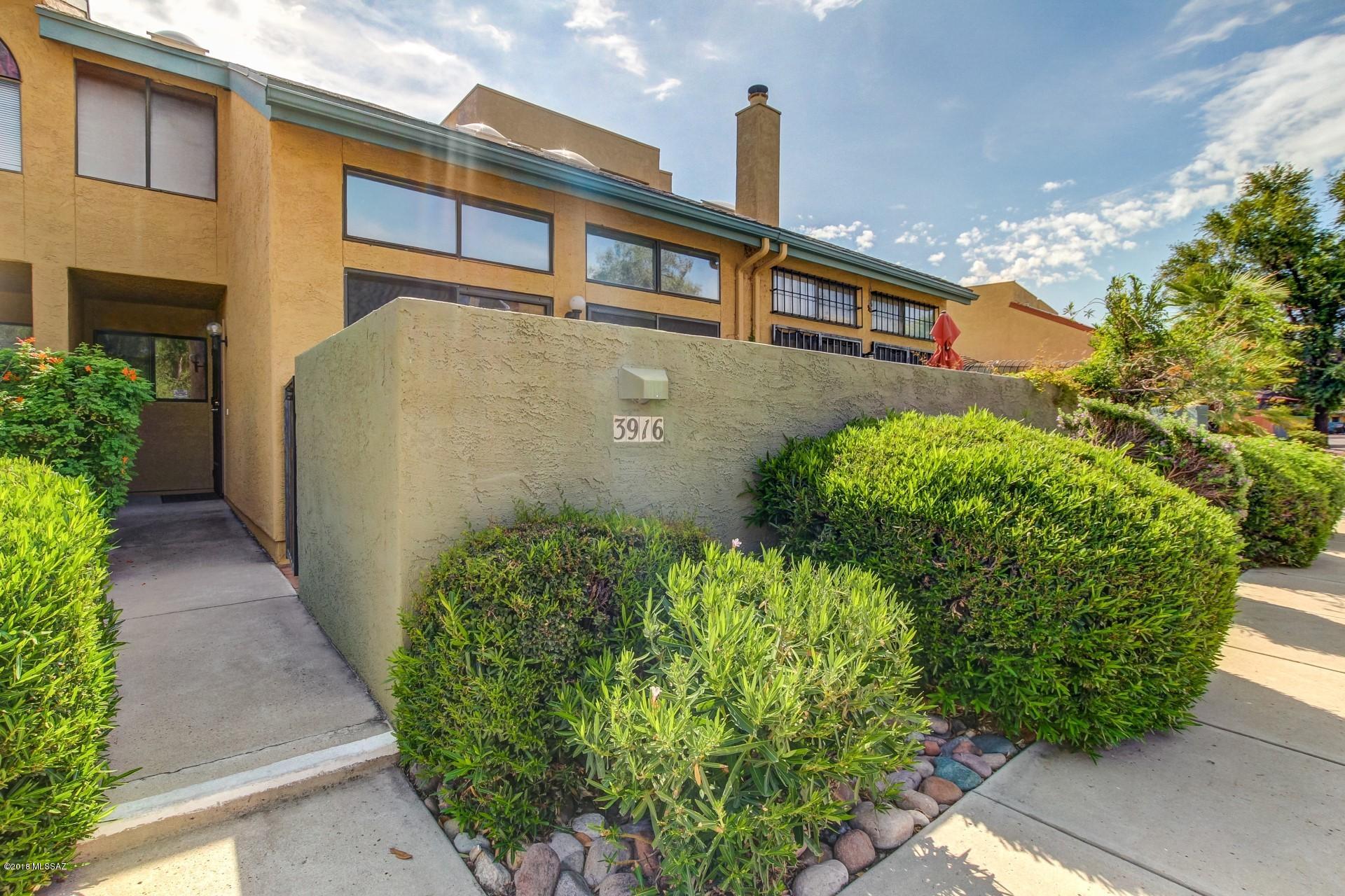 3916 N Paseo De Las Canchas