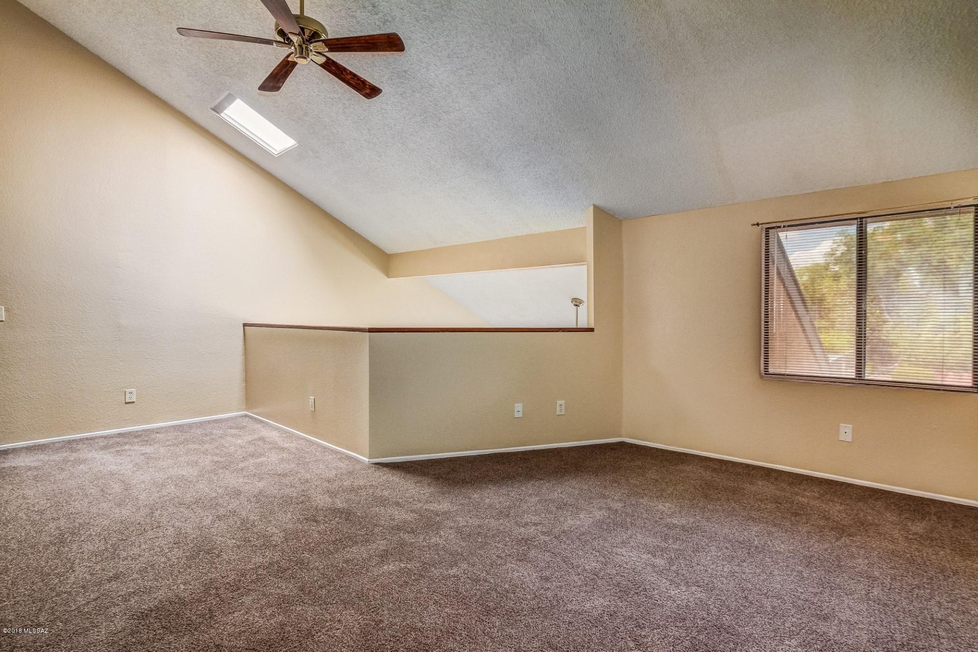 3916 N Paseo De Las Canchas