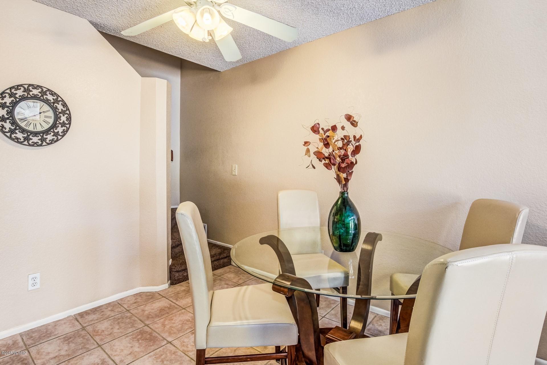 3916 N Paseo De Las Canchas