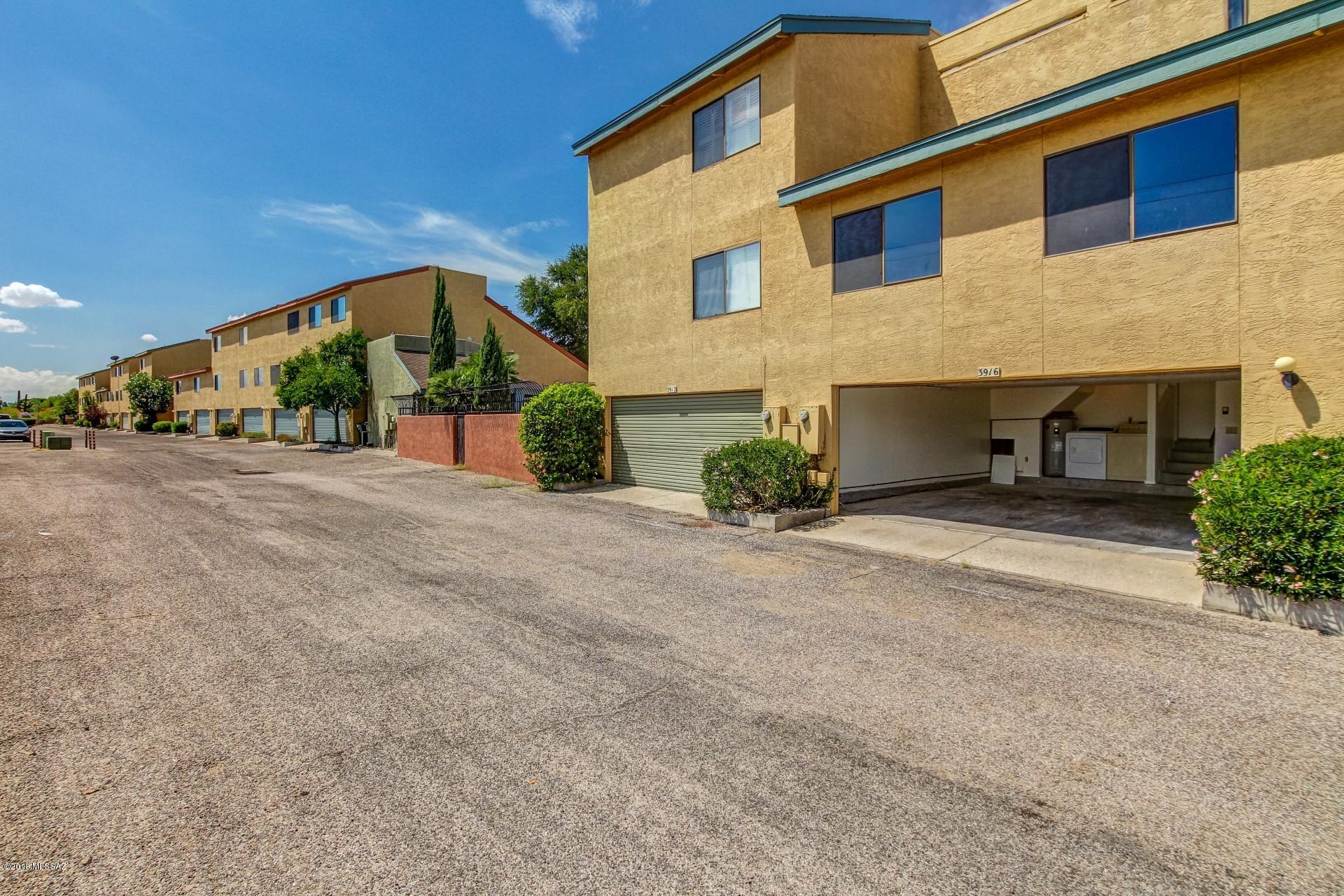 3916 N Paseo De Las Canchas