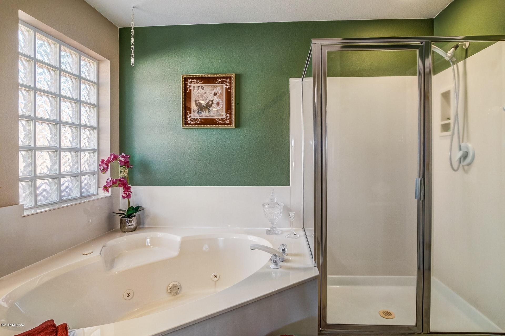 12340 N Mt Bigelow Road