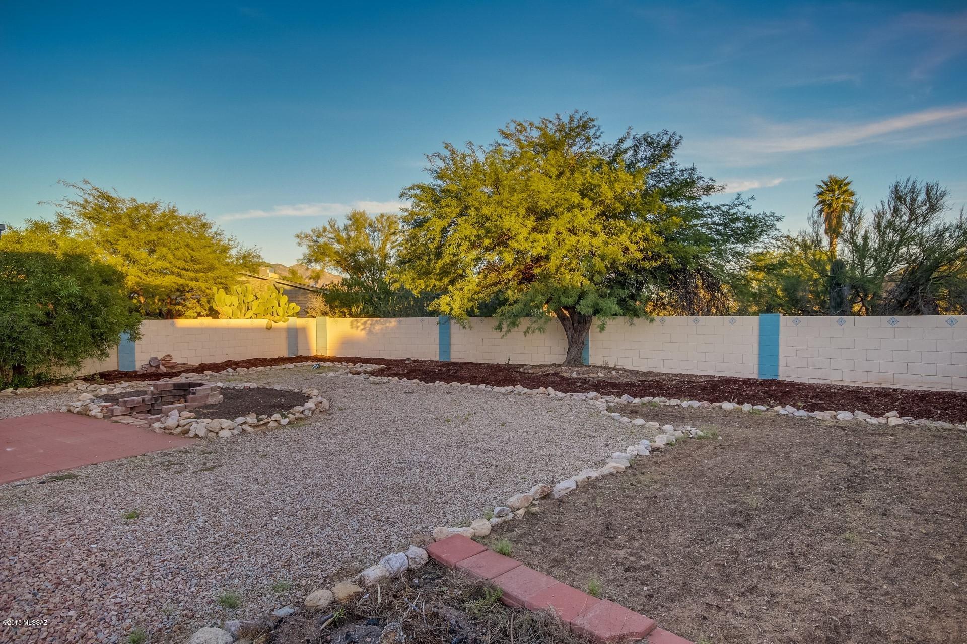 8072 N Wheatfield Drive