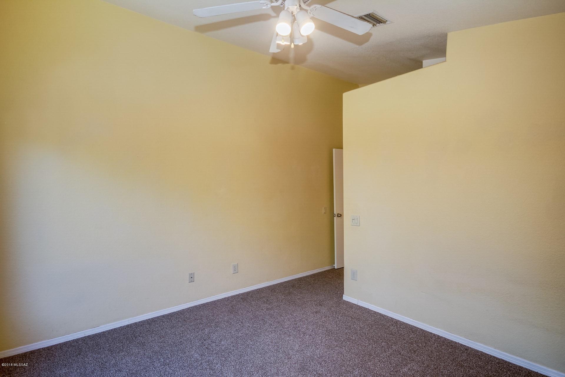 8072 N Wheatfield Drive