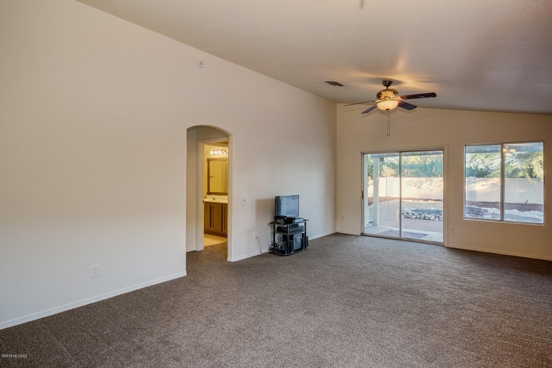 8072 N Wheatfield Drive