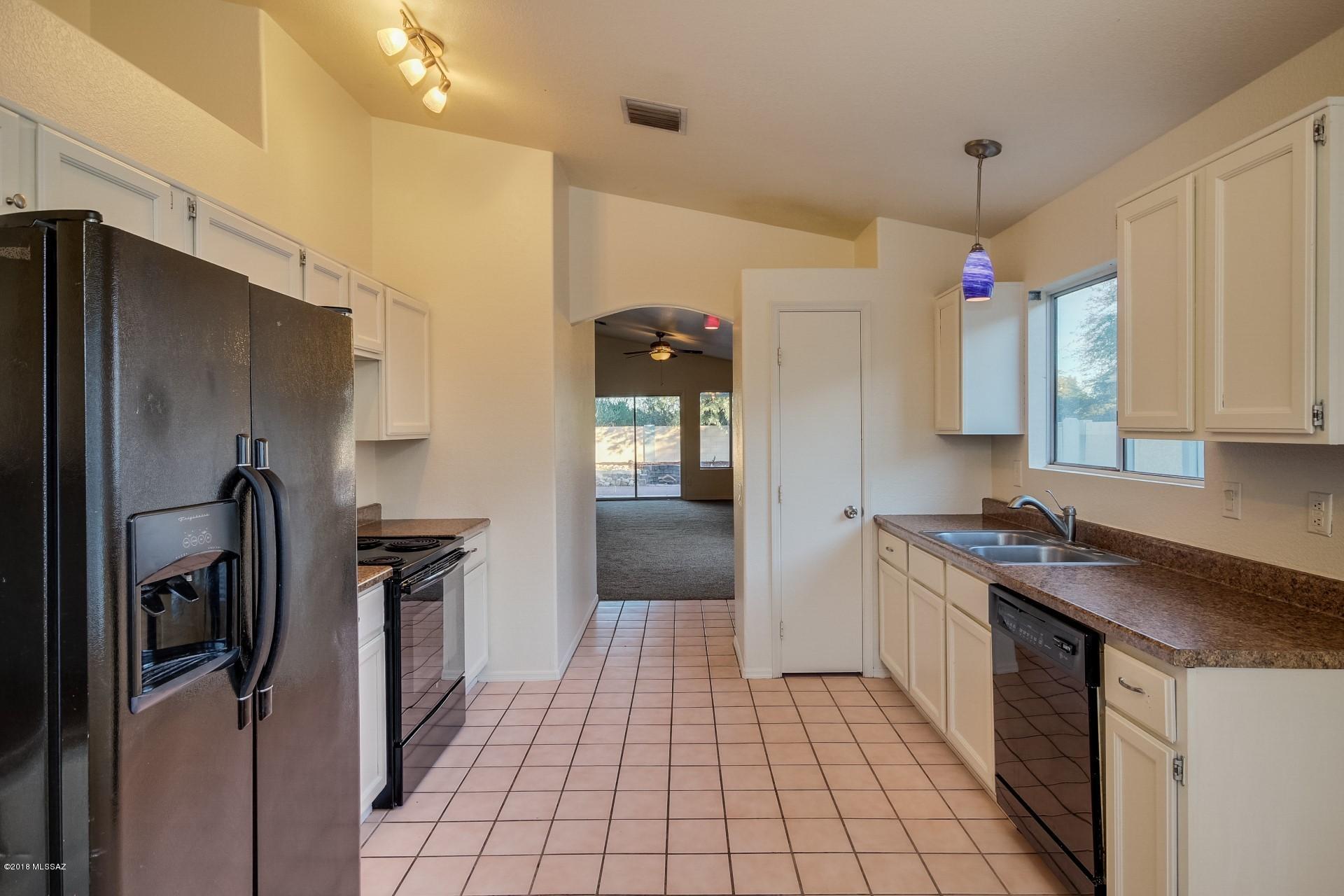 8072 N Wheatfield Drive