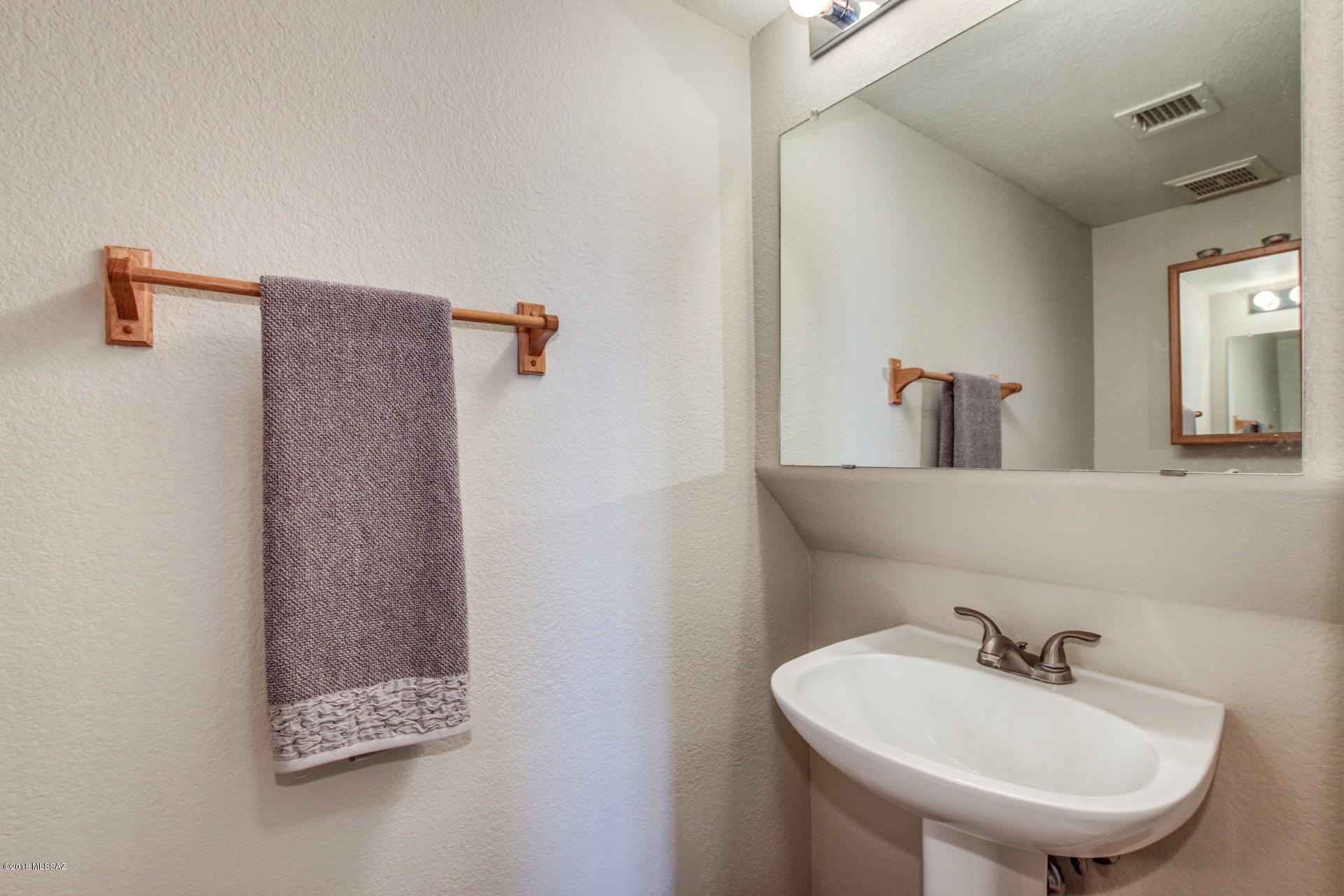 7110 W Hunnington Drive