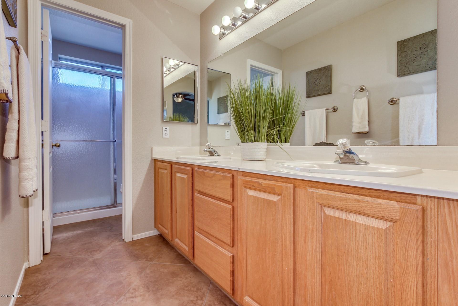 7110 W Hunnington Drive