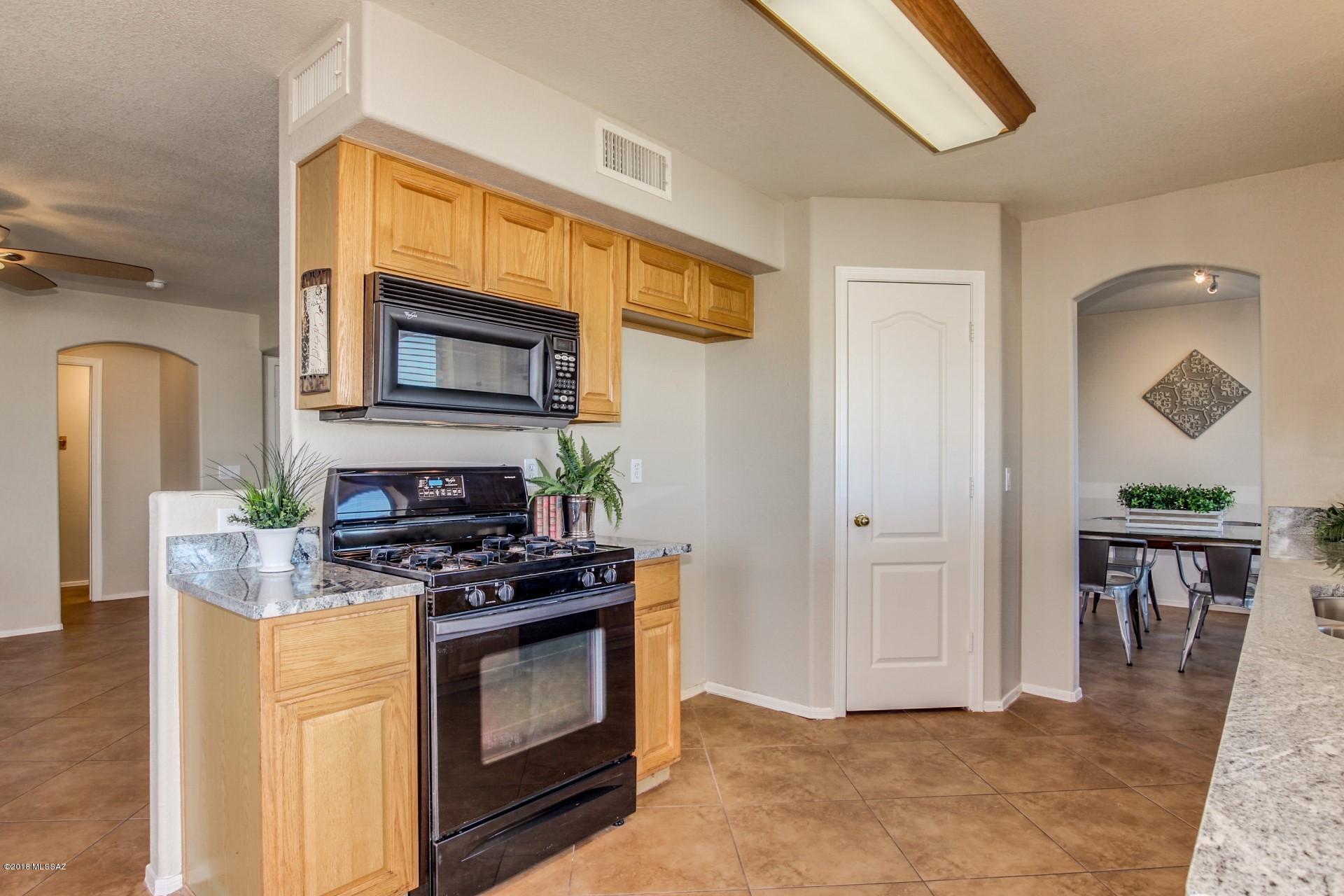 7110 W Hunnington Drive