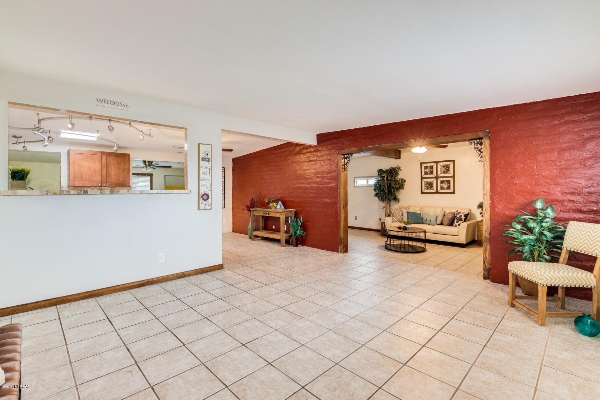 3737 W Cromwell Drive