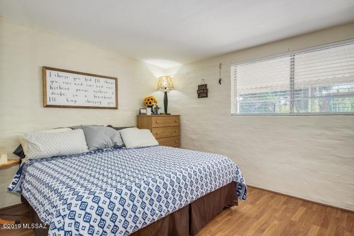 3737 W Cromwell Drive