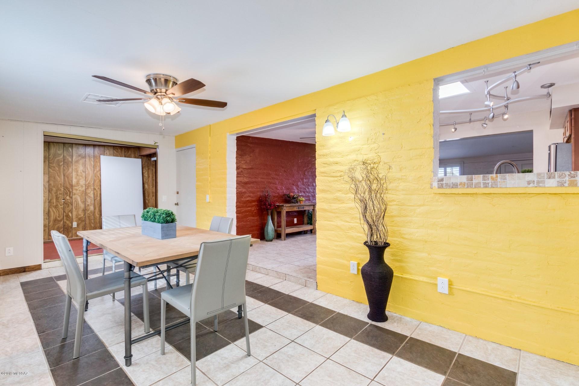 3737 W Cromwell Drive