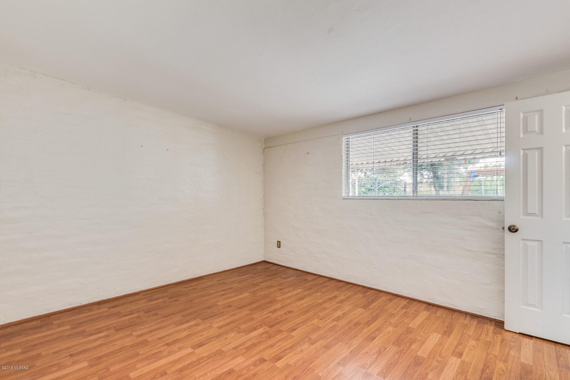 3737 W Cromwell Drive