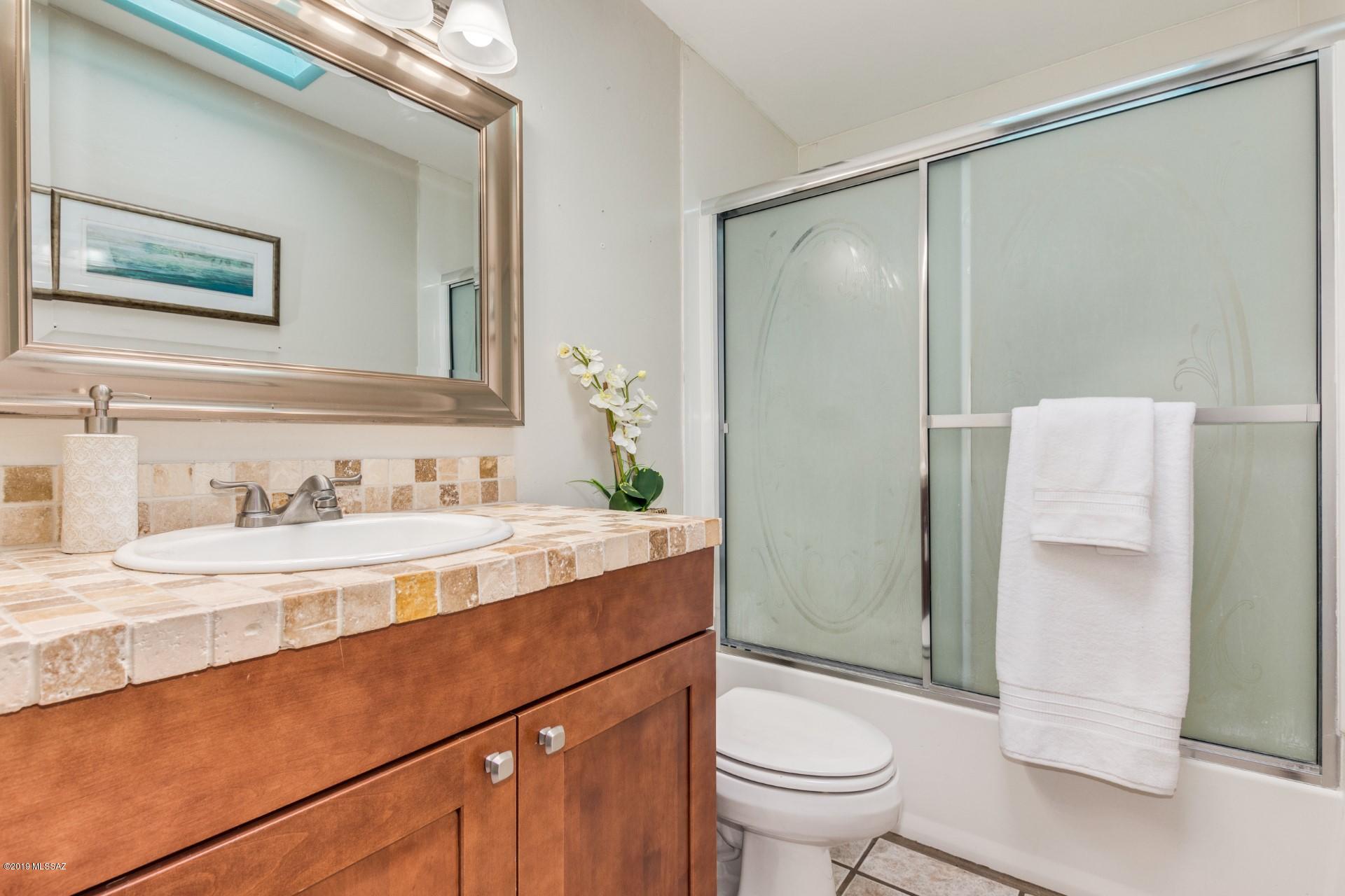 3737 W Cromwell Drive