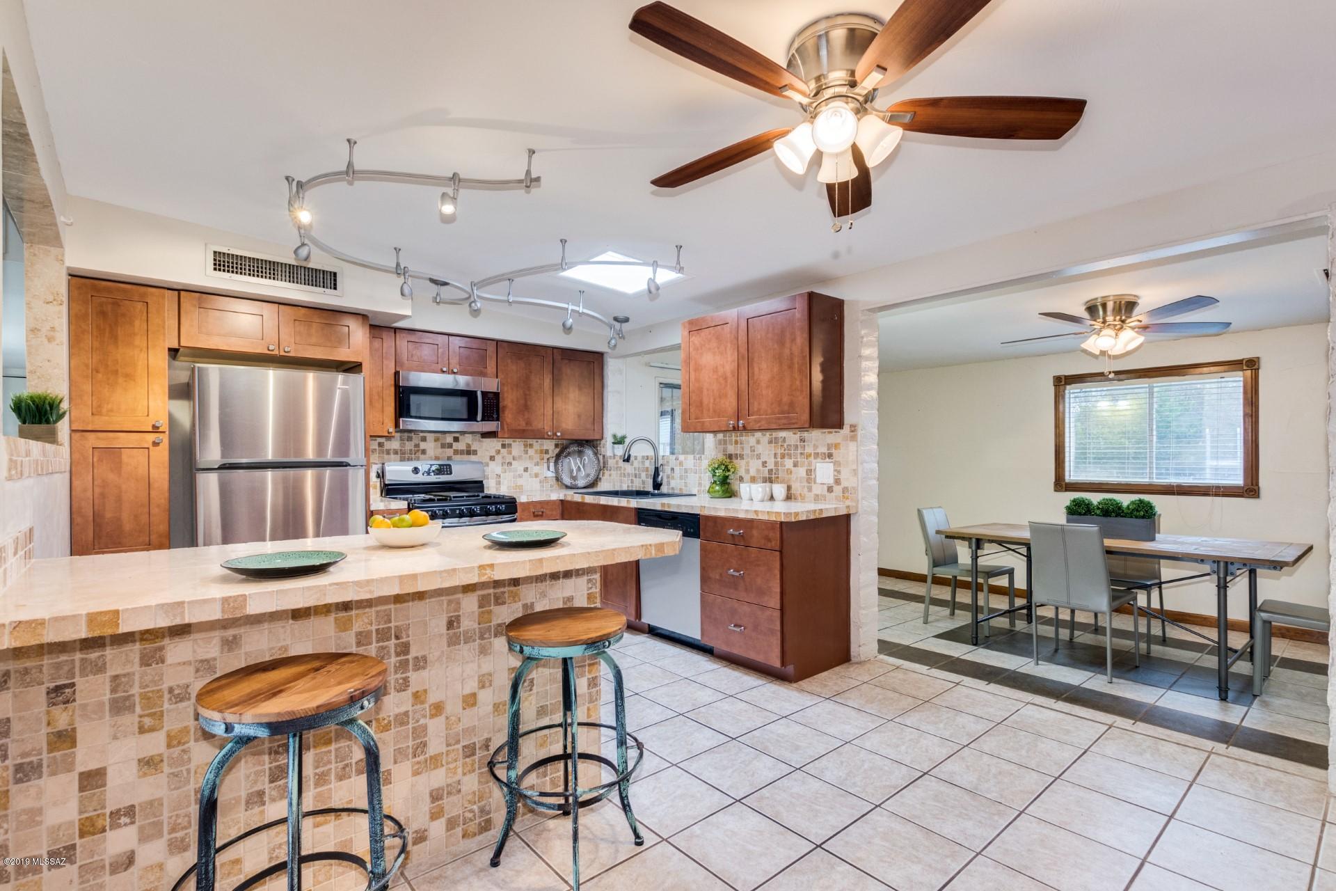 3737 W Cromwell Drive