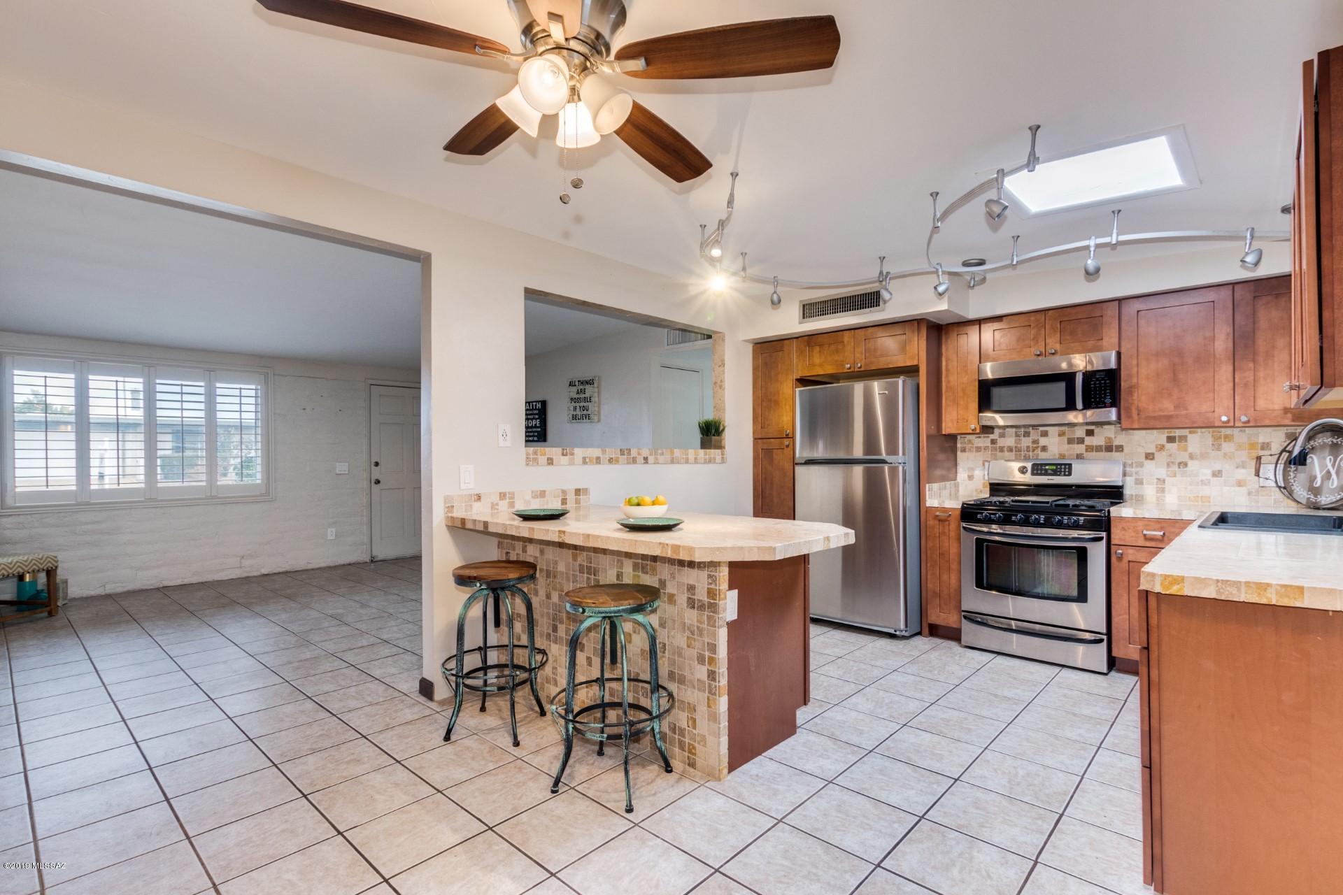 3737 W Cromwell Drive