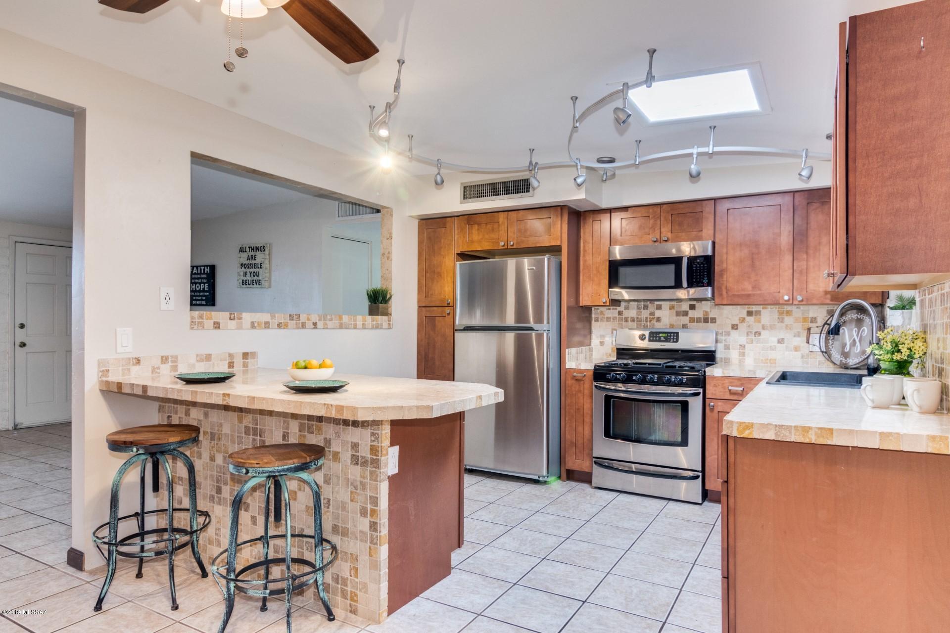 3737 W Cromwell Drive