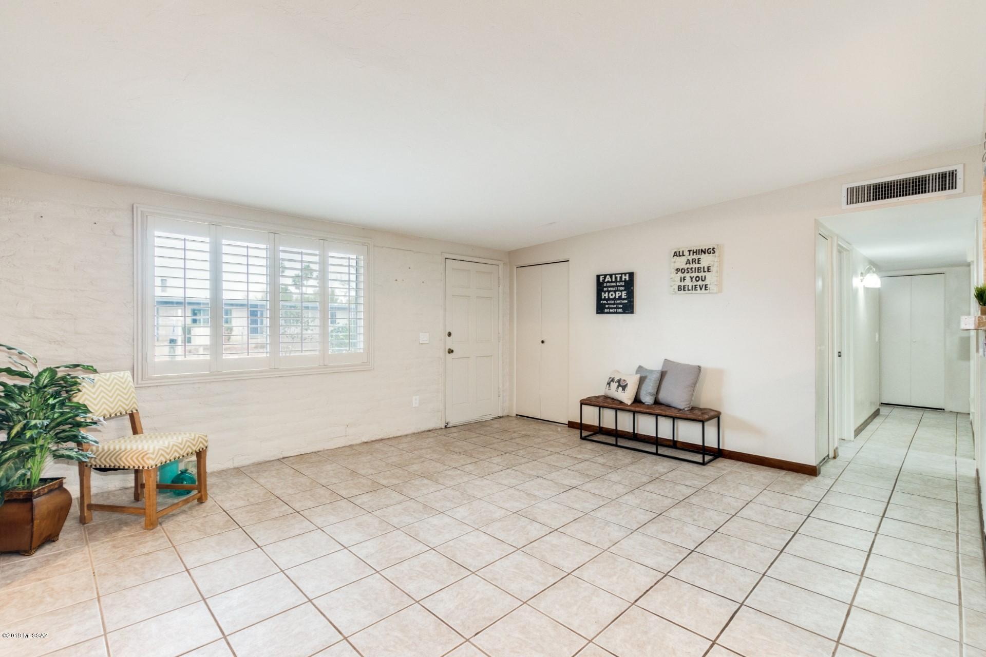 3737 W Cromwell Drive