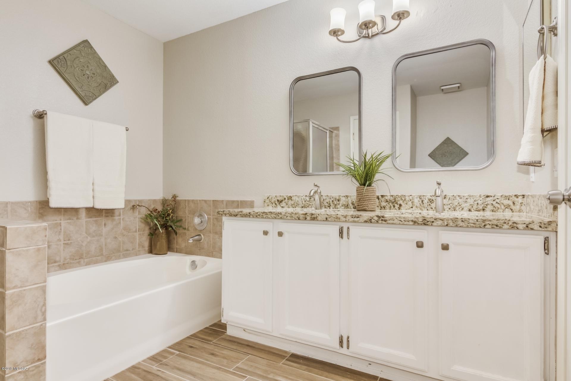 8072 N Wheatfield Drive