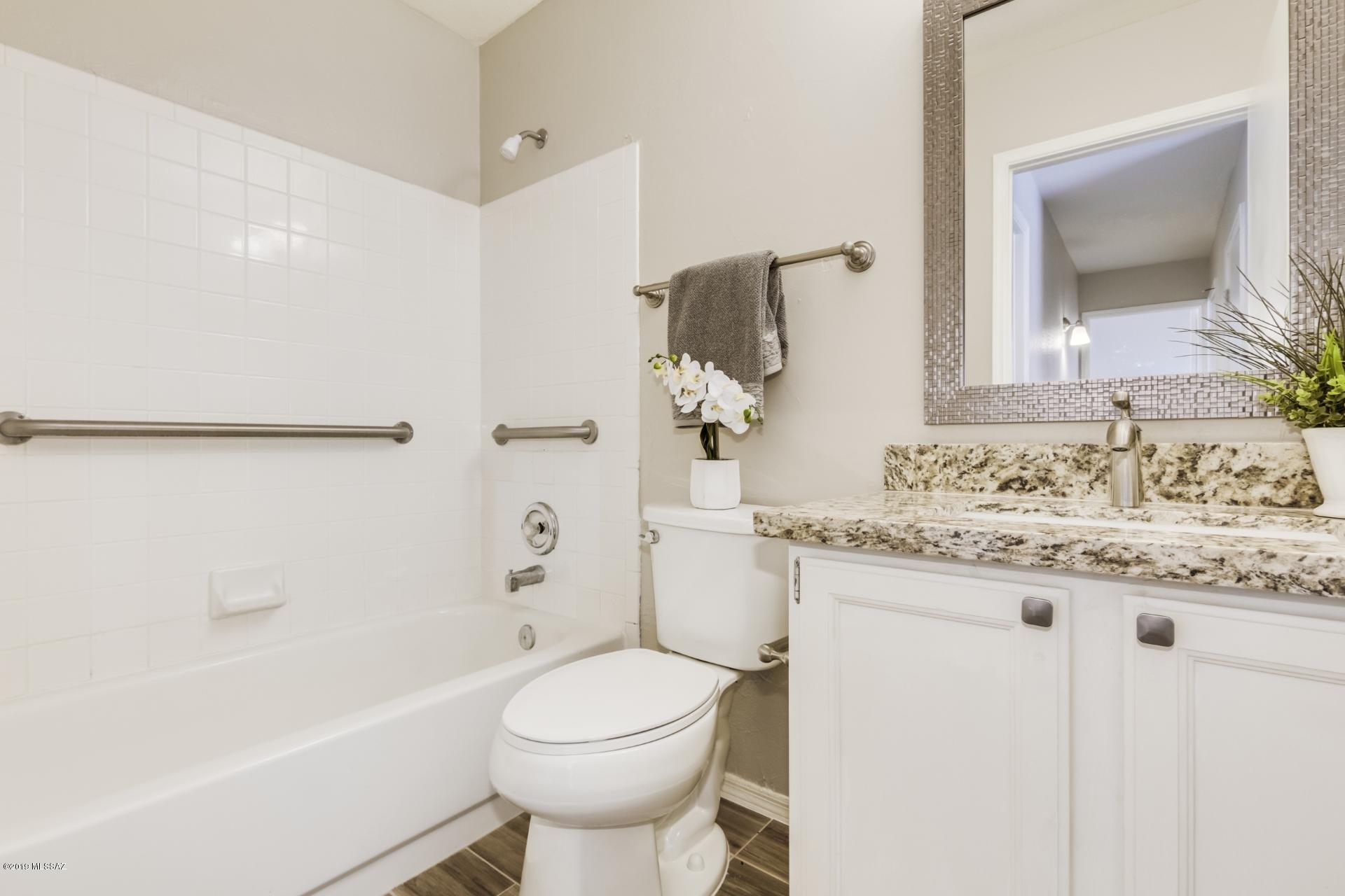 8072 N Wheatfield Drive