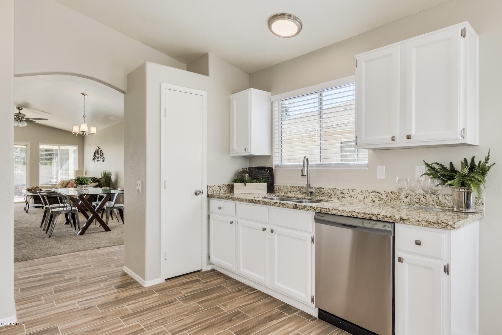 8072 N Wheatfield Drive