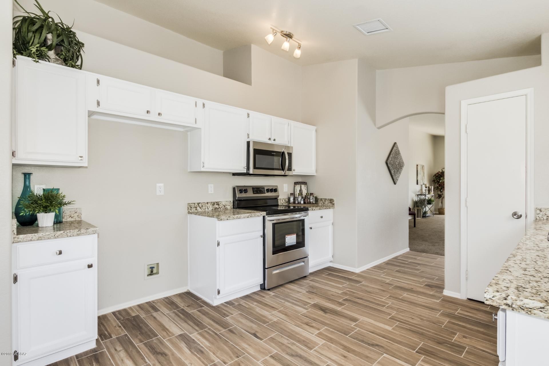 8072 N Wheatfield Drive