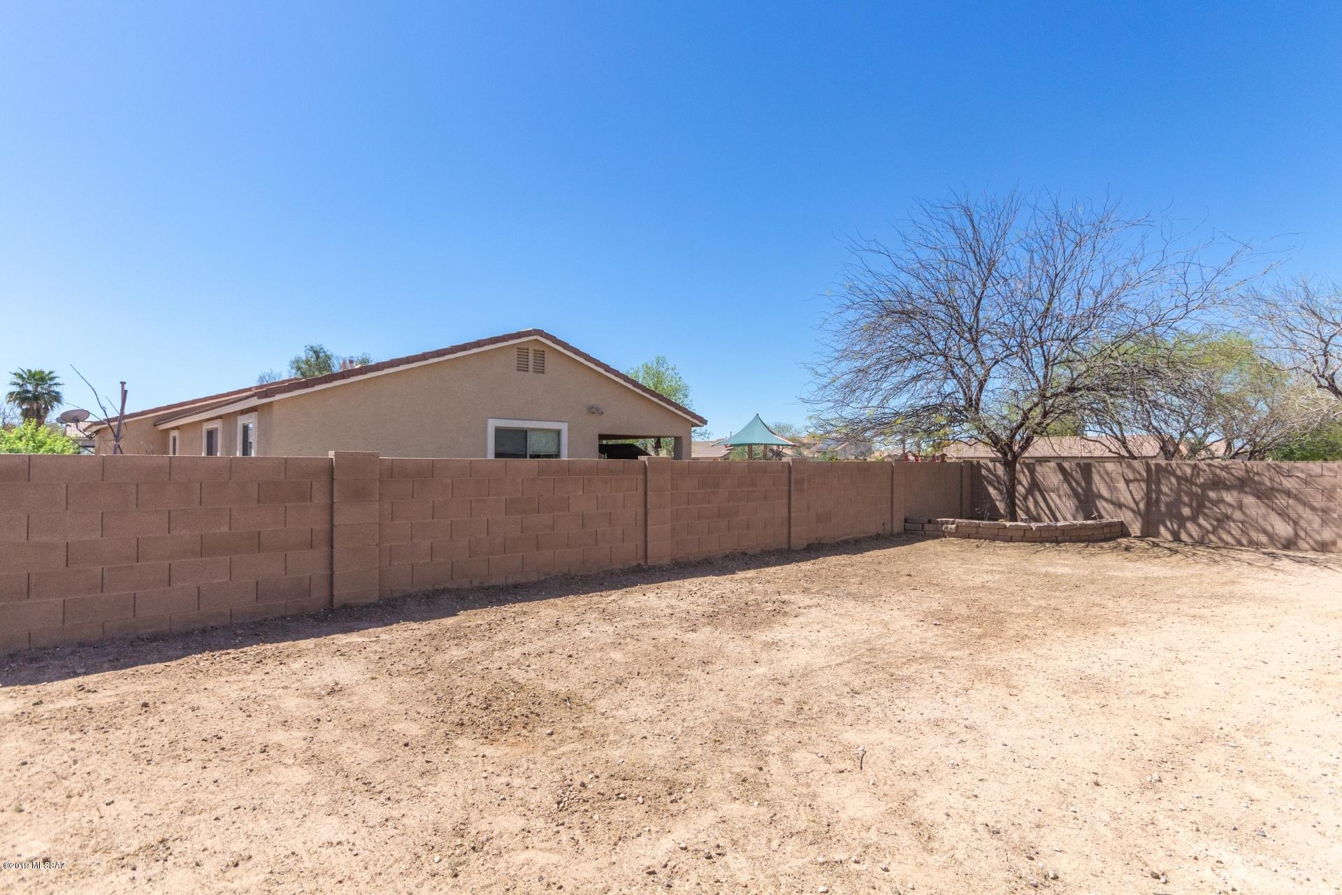 11069 W Golden Willow Drive