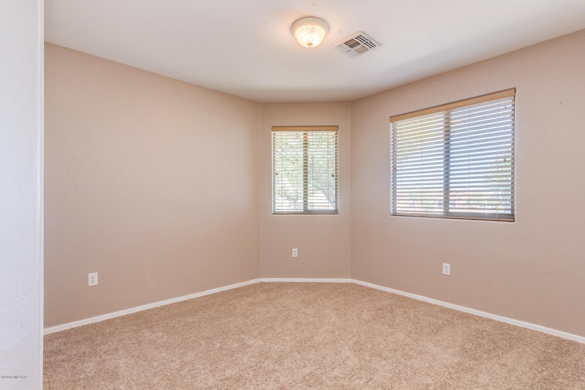 11069 W Golden Willow Drive