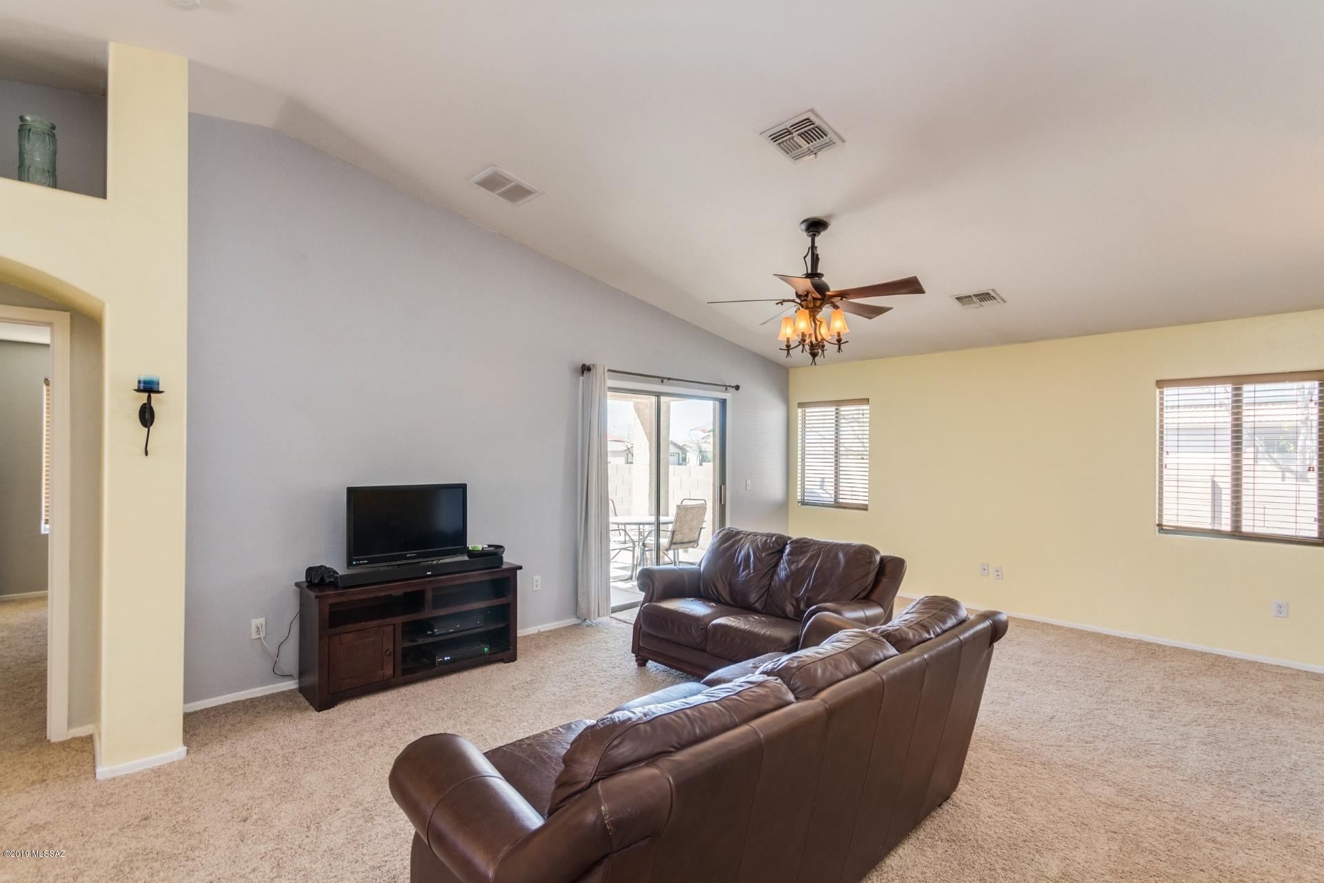 11069 W Golden Willow Drive