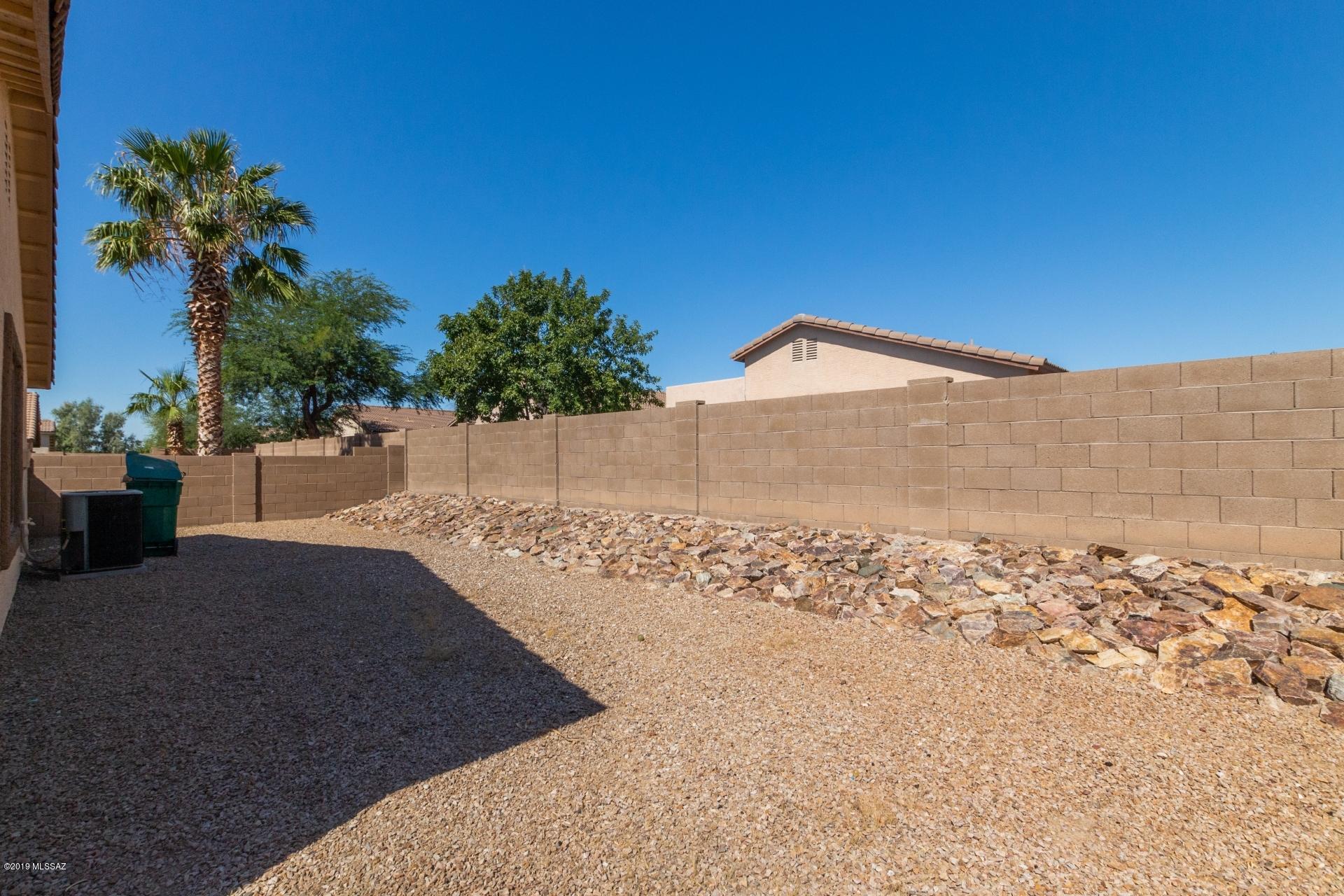 11102 W Willow Field Drive