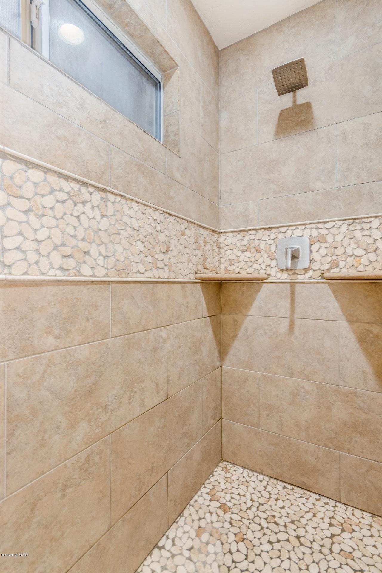 5102 E Circulo Las Cabanas