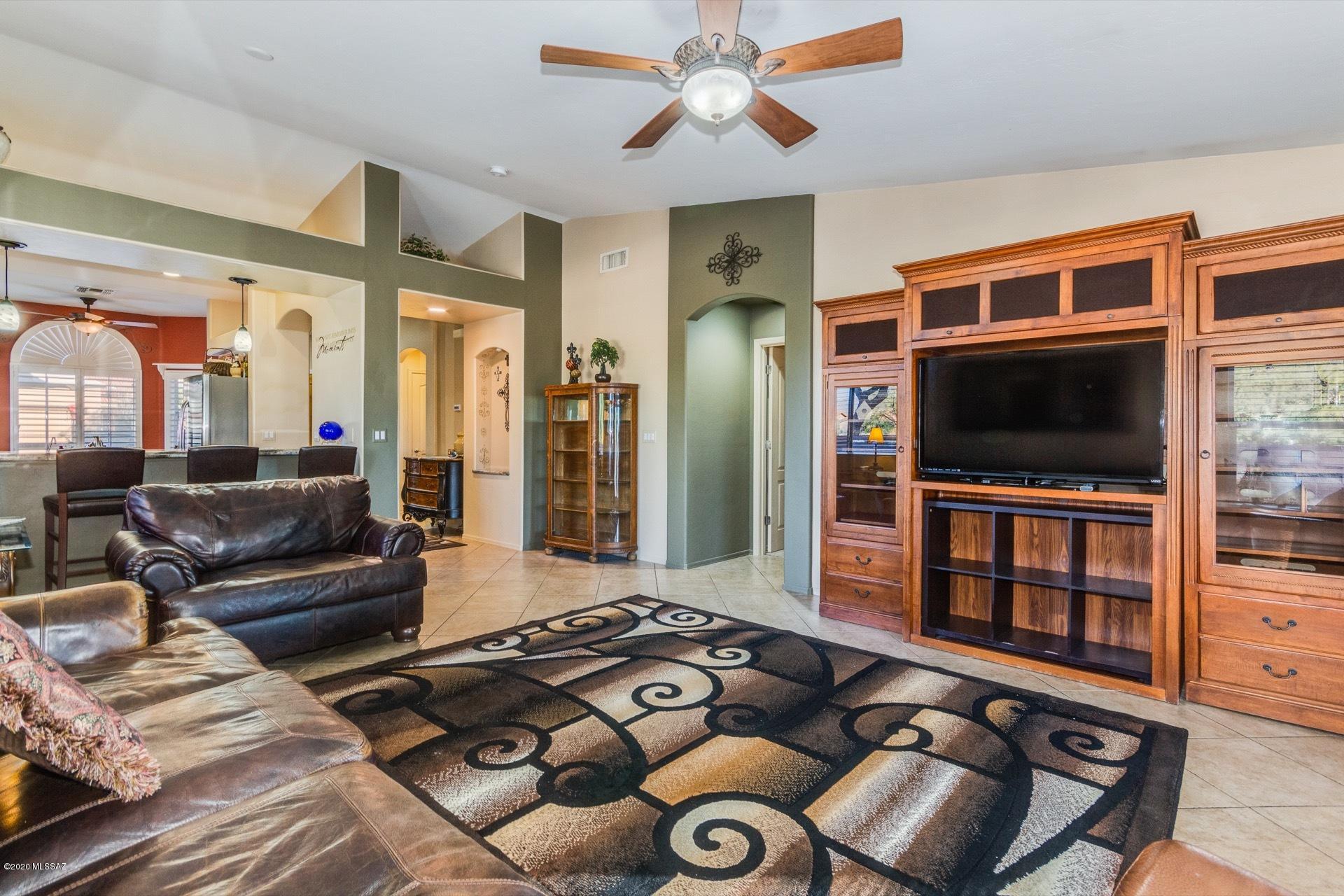 5102 E Circulo Las Cabanas