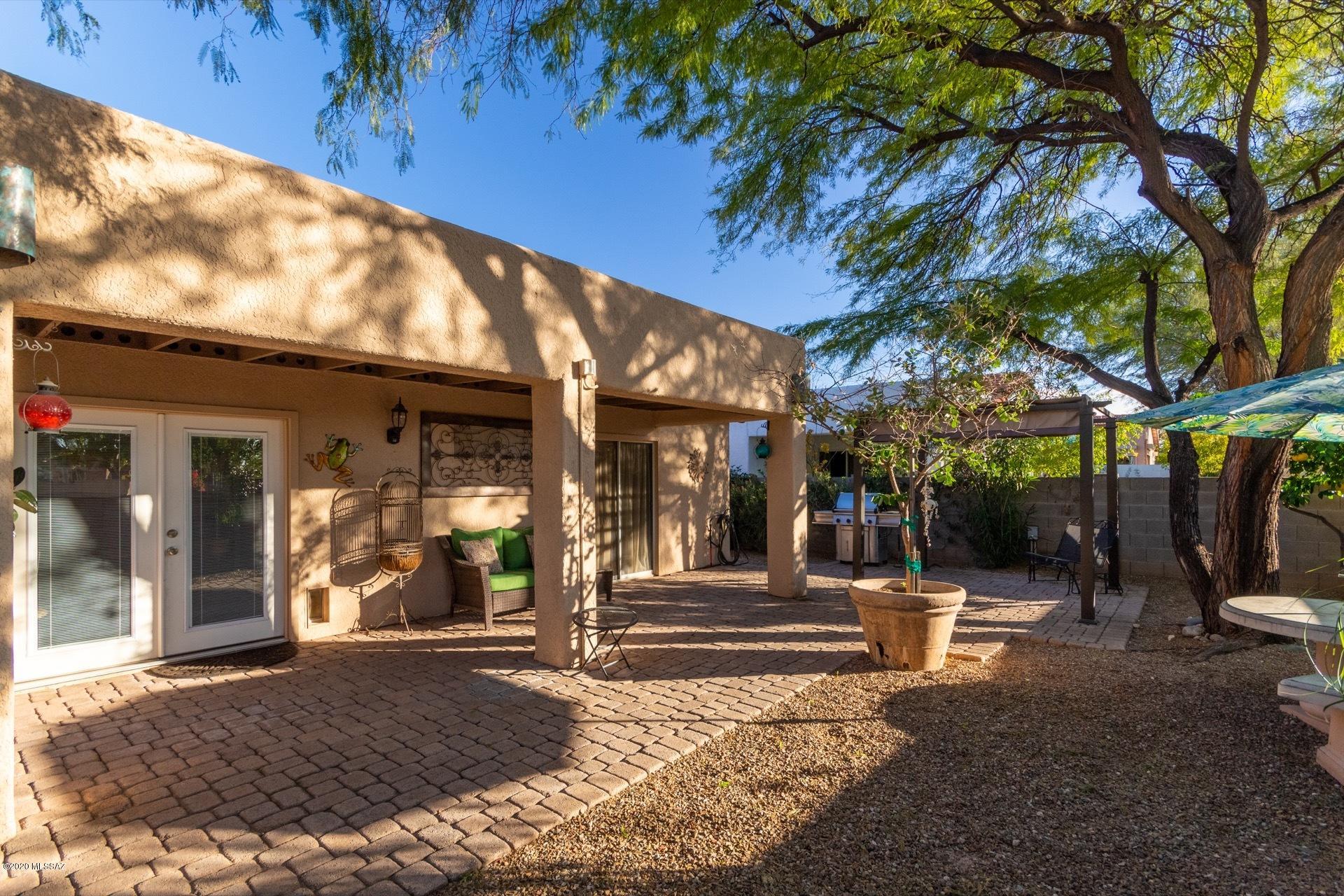 5102 E Circulo Las Cabanas