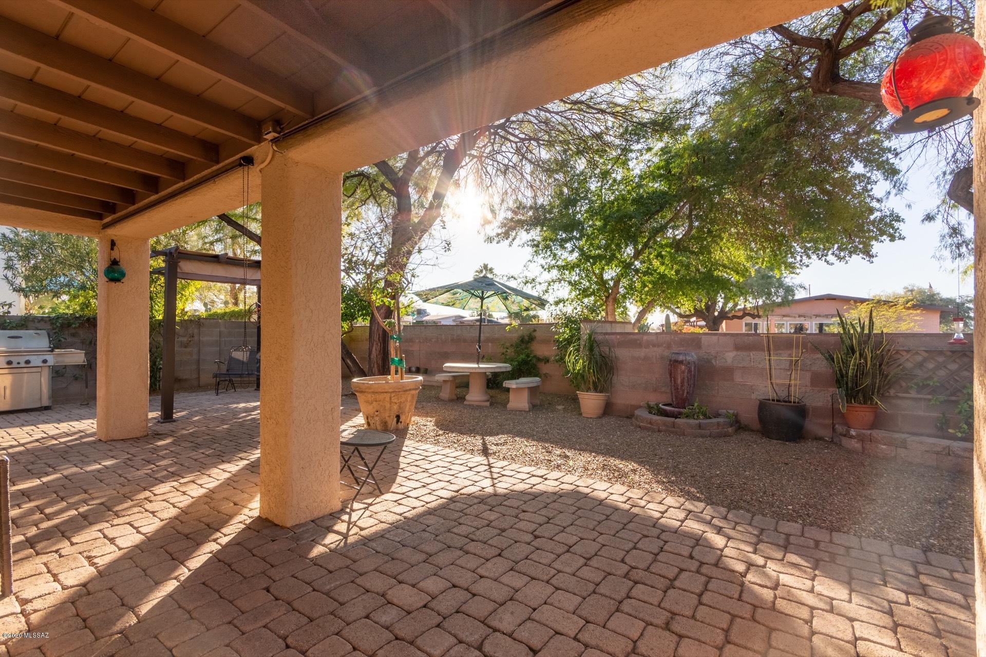 5102 E Circulo Las Cabanas