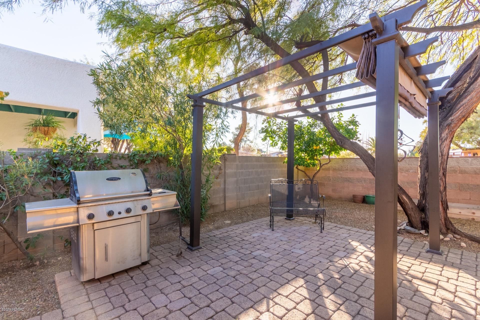 5102 E Circulo Las Cabanas