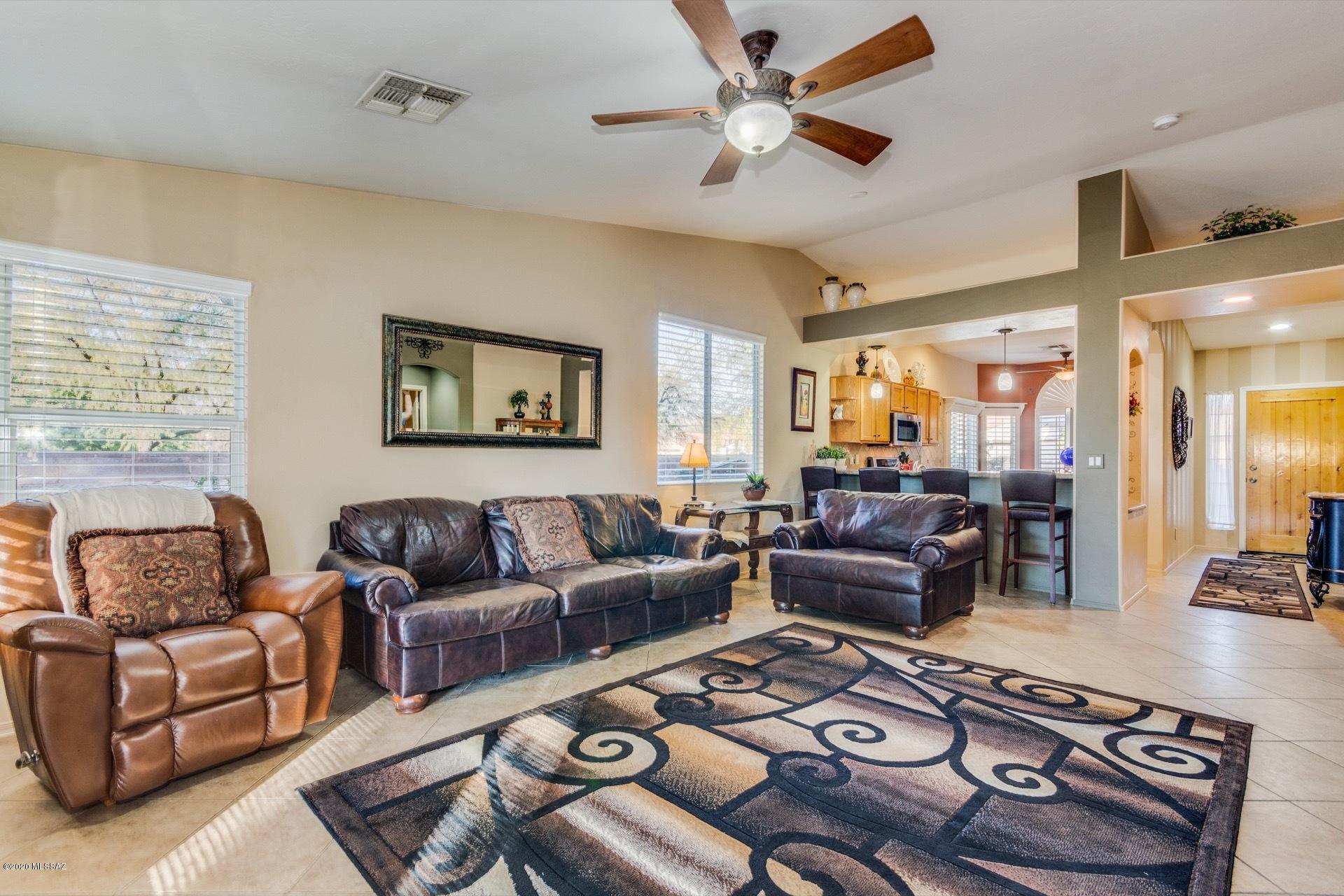 5102 E Circulo Las Cabanas