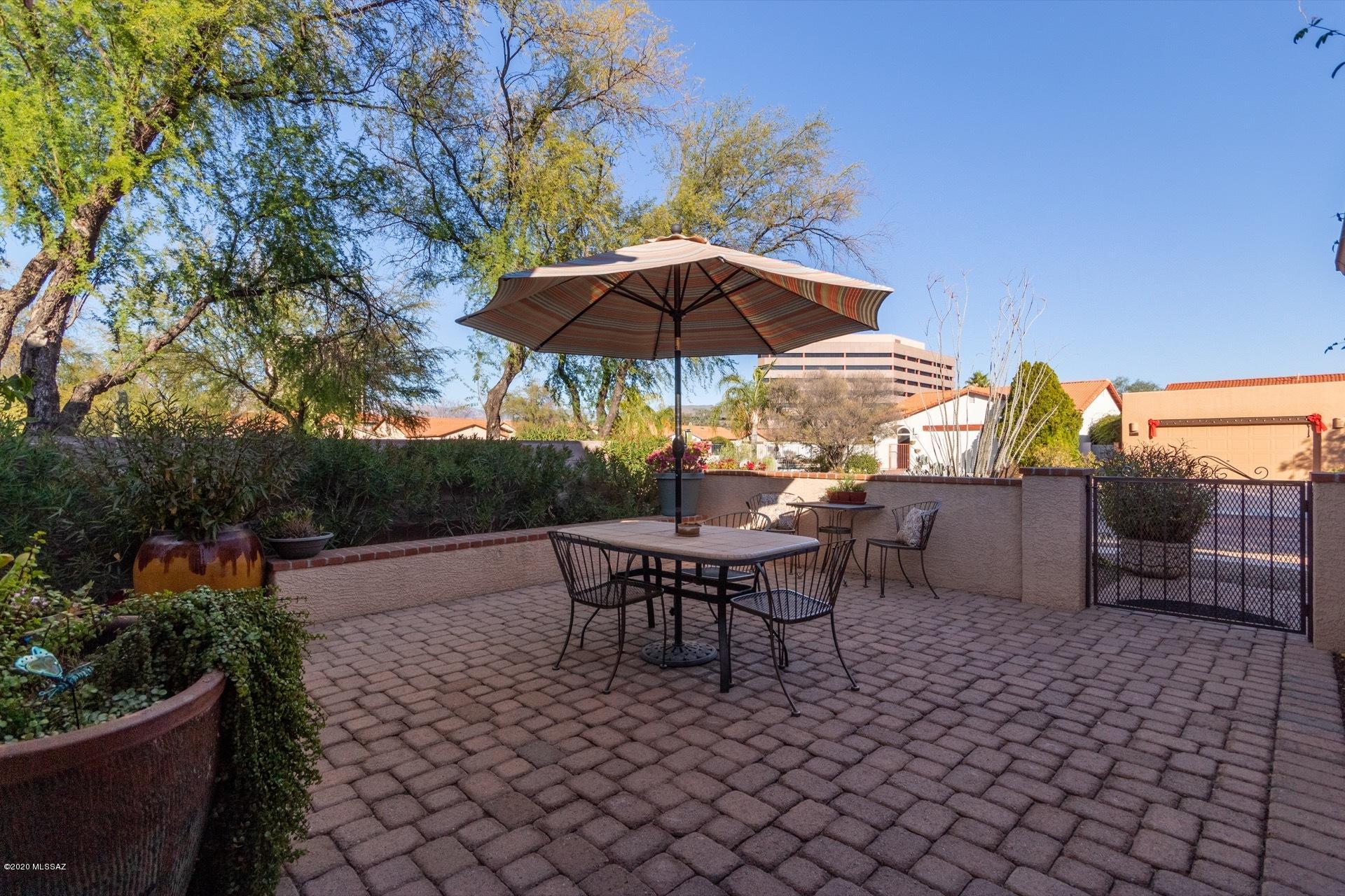 5102 E Circulo Las Cabanas