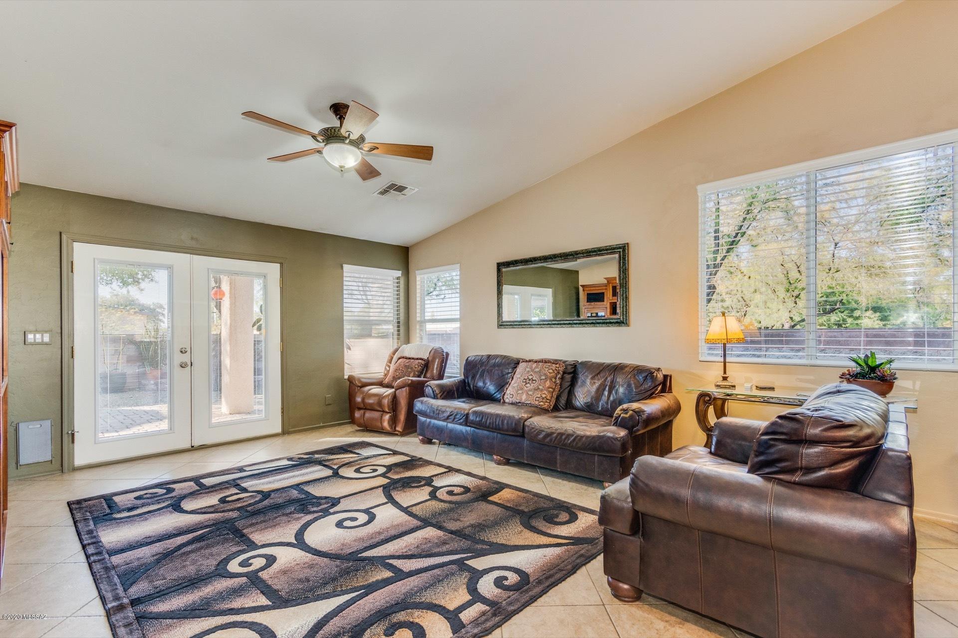 5102 E Circulo Las Cabanas