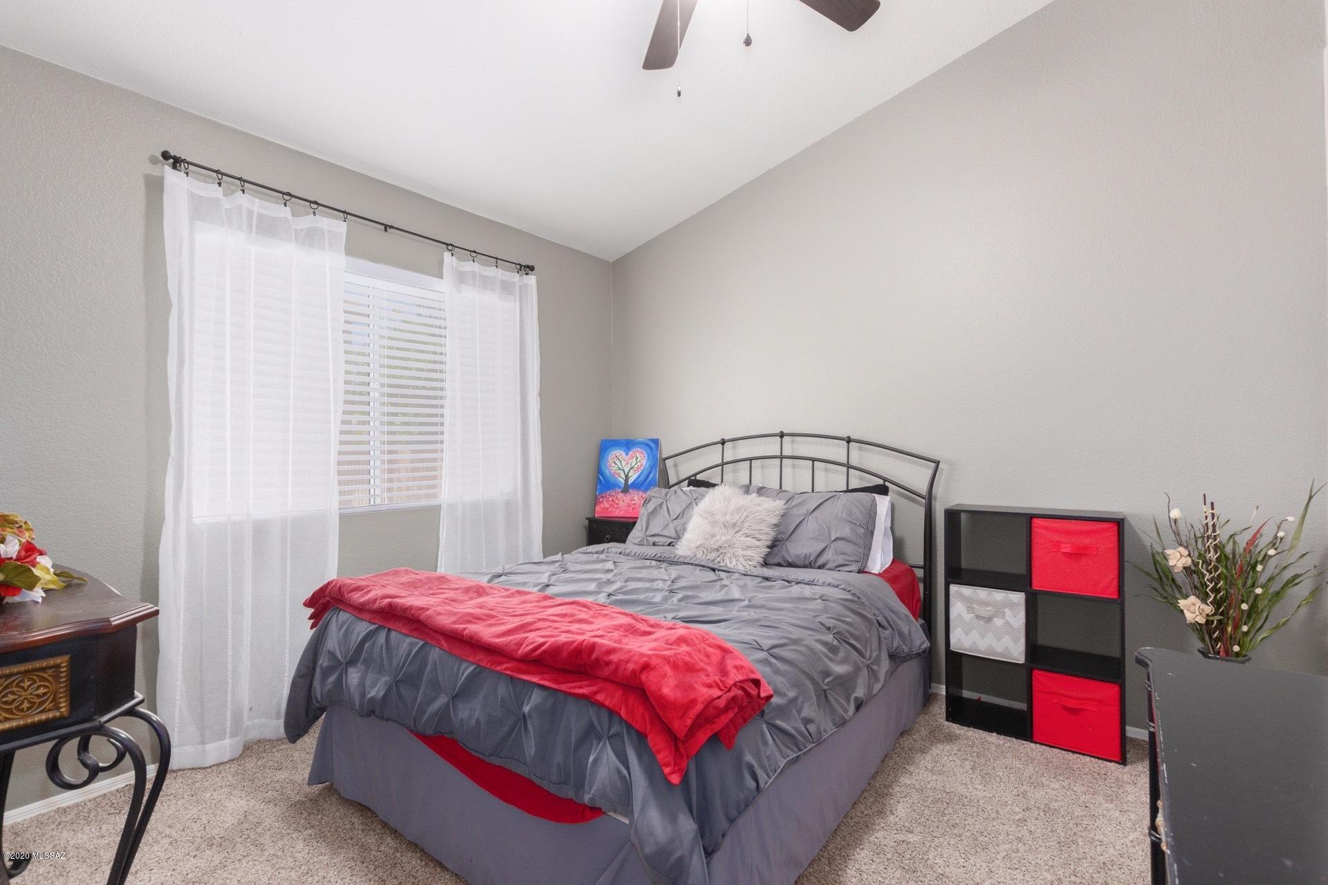 3736 W Sunglade Drive