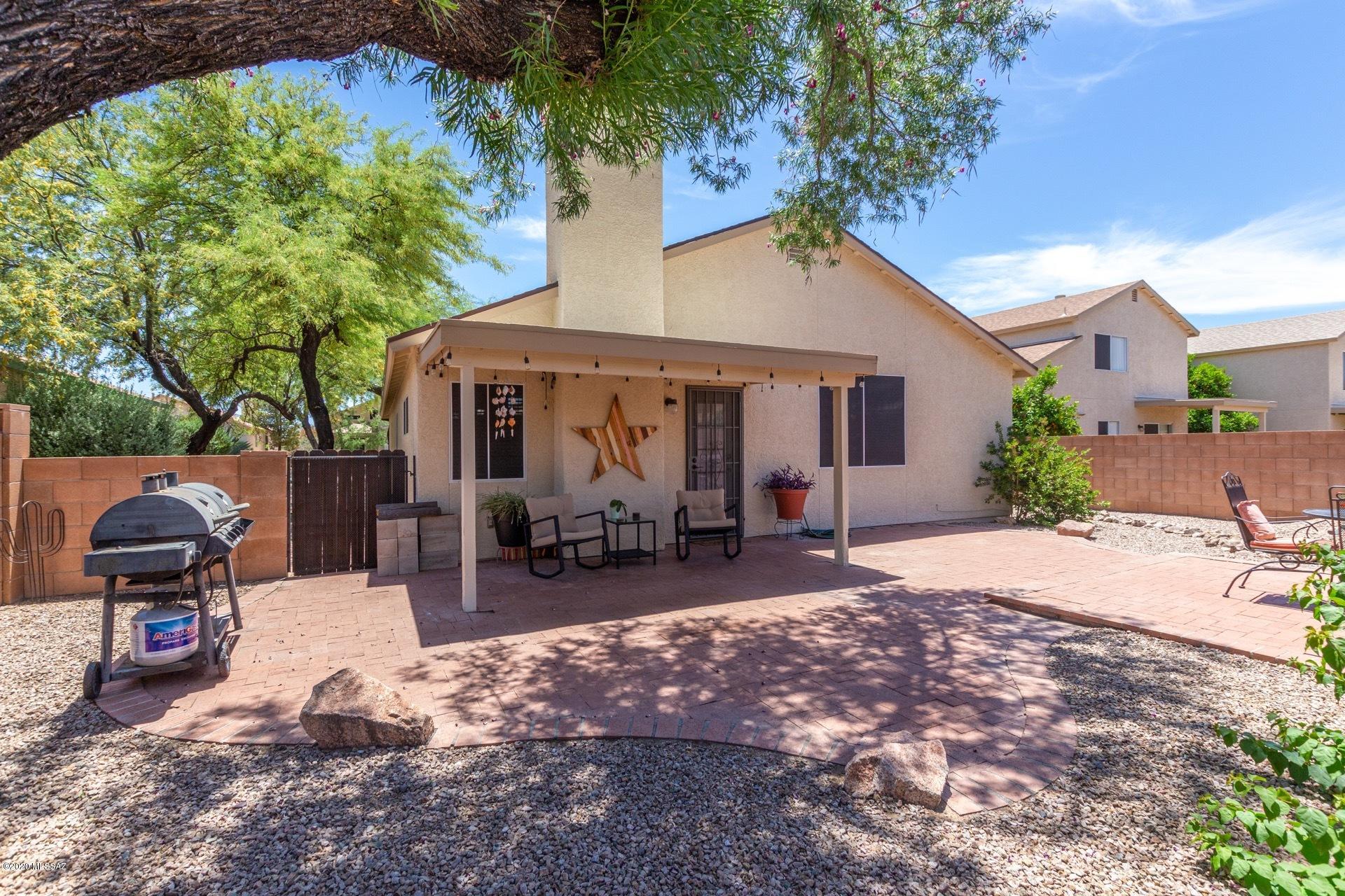 3736 W Sunglade Drive