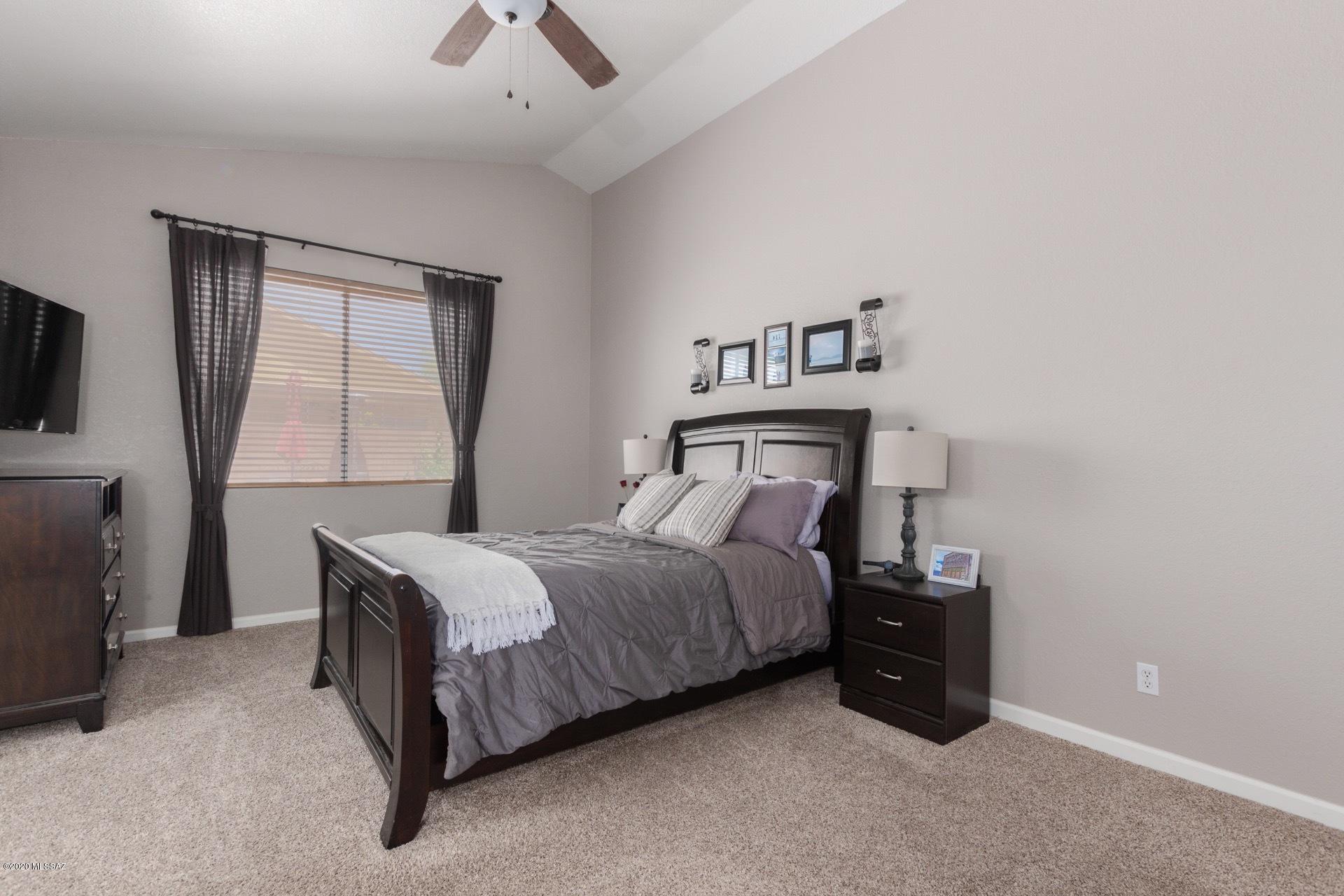 3736 W Sunglade Drive