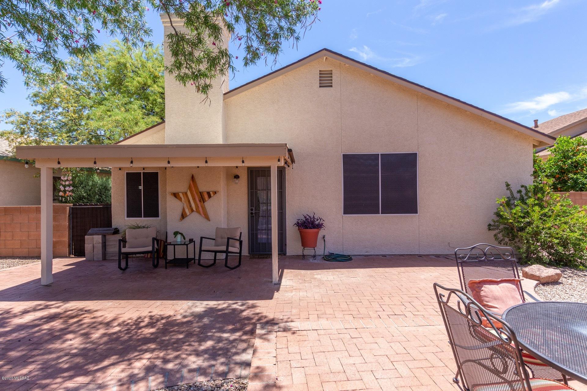 3736 W Sunglade Drive