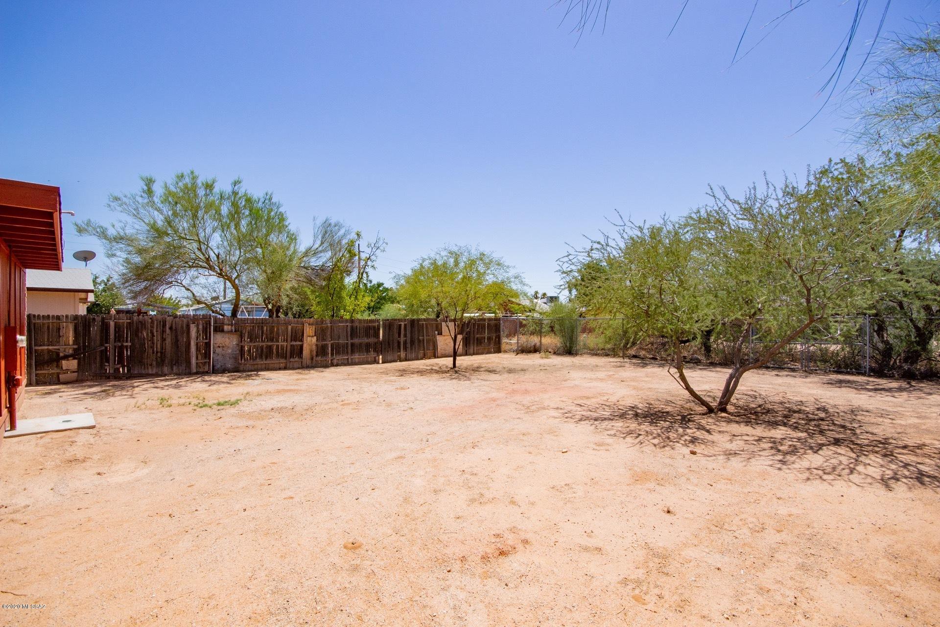 6642 S San Fernando Road