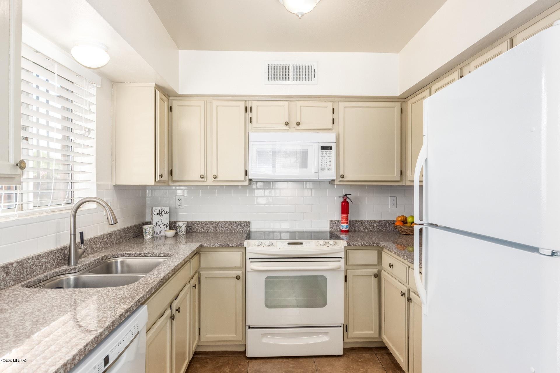 6642 S San Fernando Road