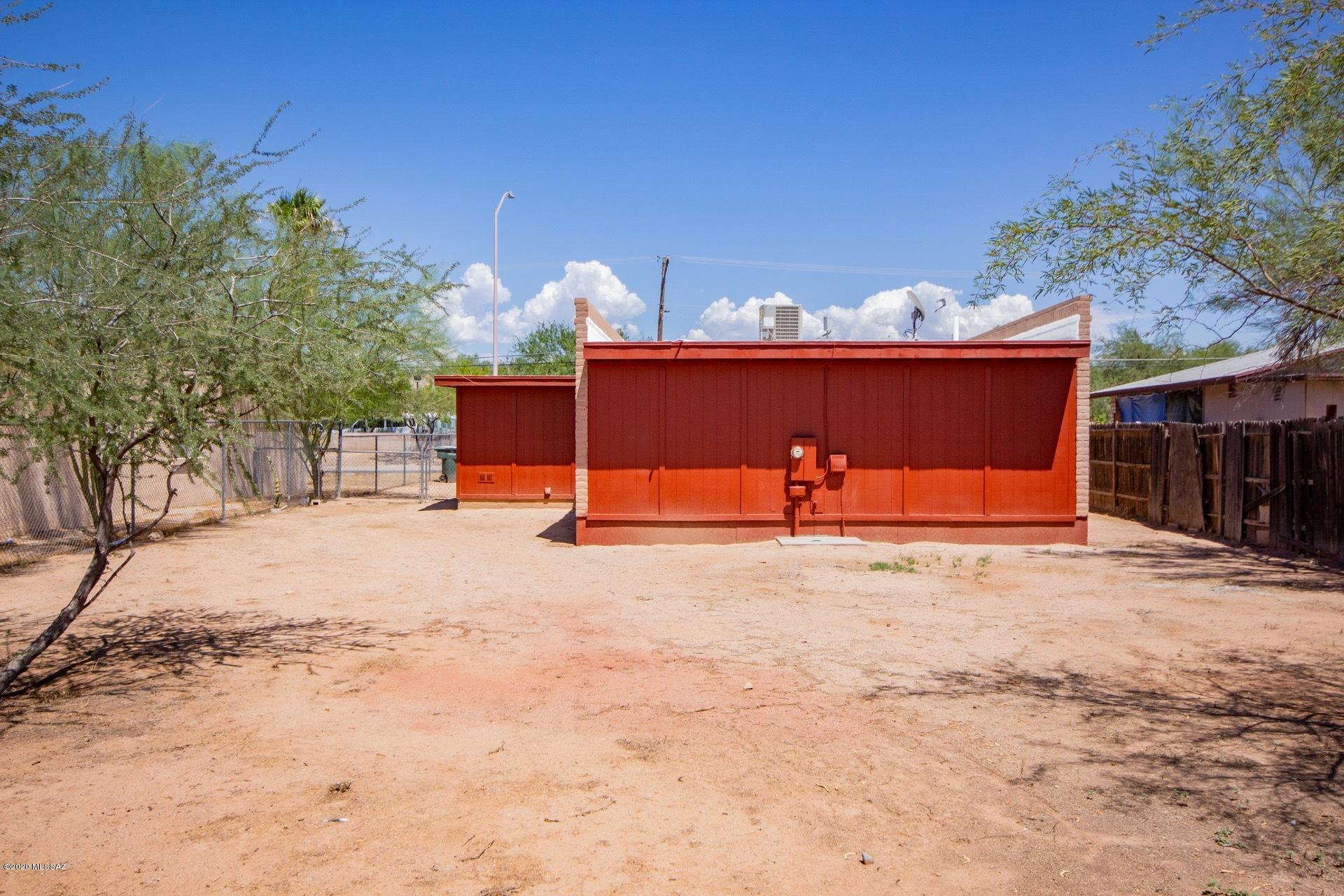 6642 S San Fernando Road