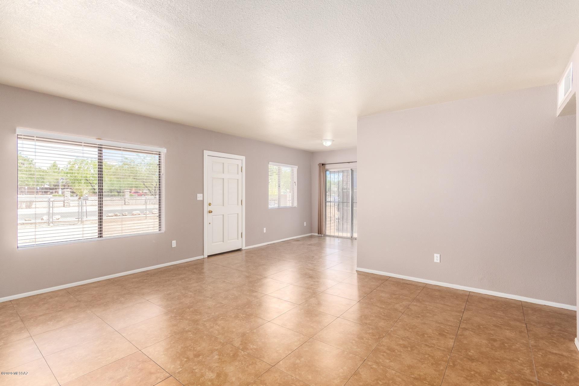 6642 S San Fernando Road