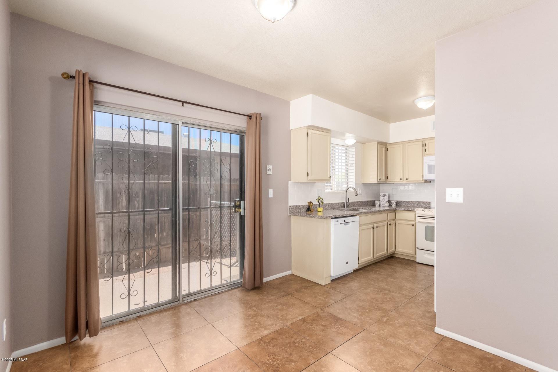 6642 S San Fernando Road