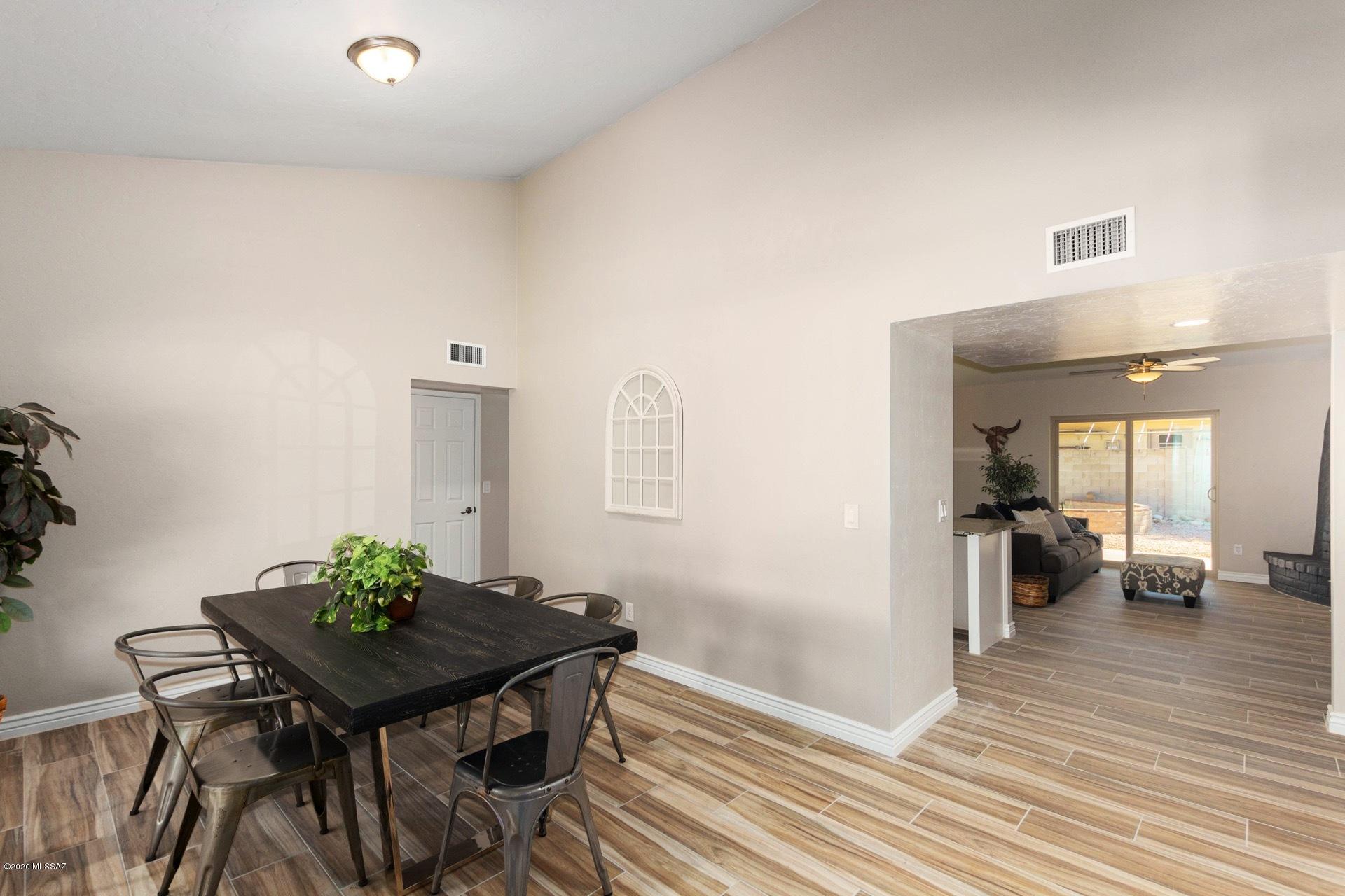 7600 E Dos Mujeres Road